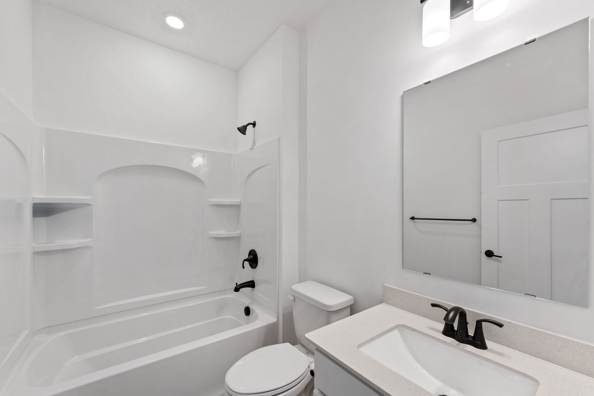 2 Watermark Brisbane QMI H S20749548334 Bathroom F1