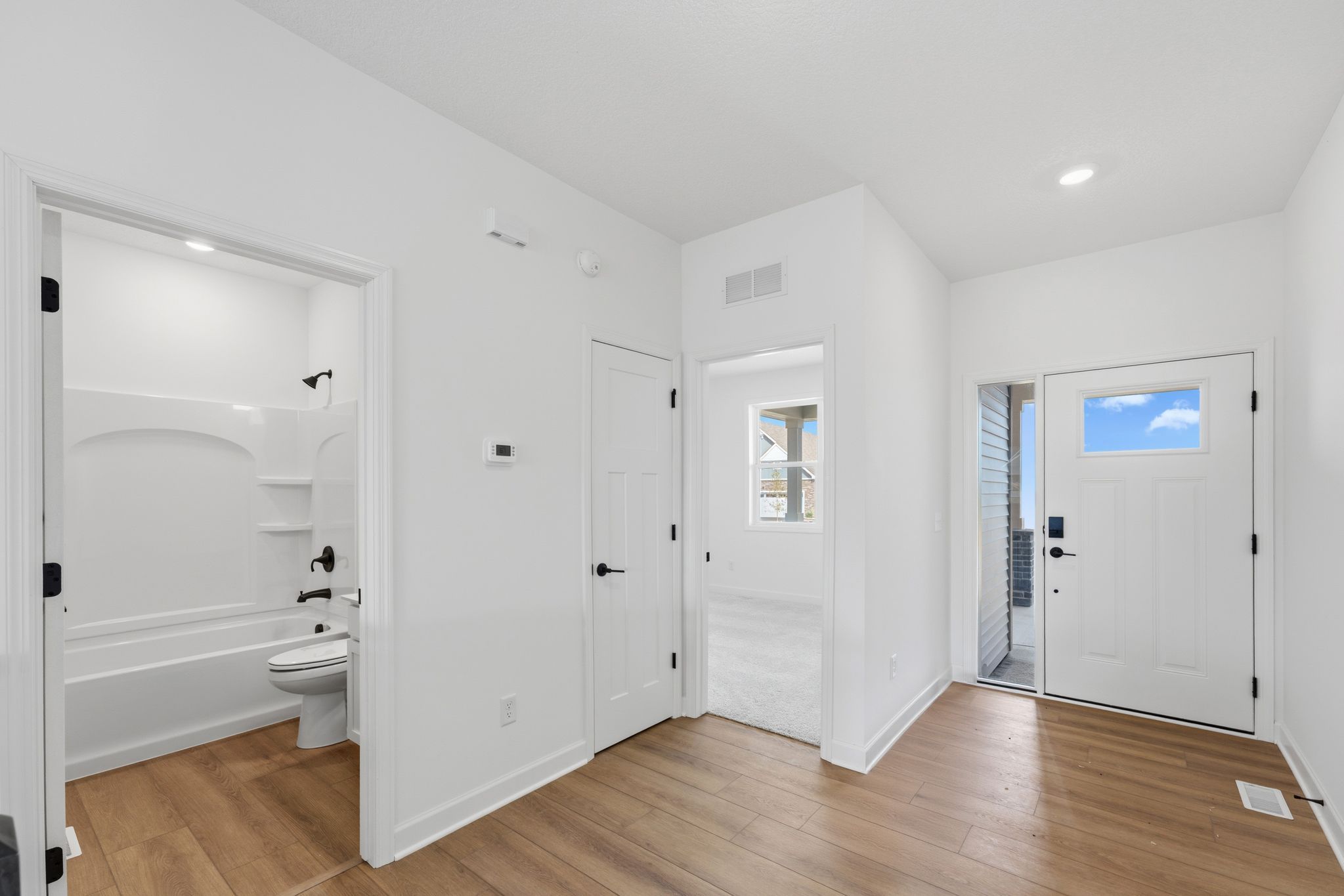 6 Watermark Brisbane QMI H S20749548334 Foyer F1