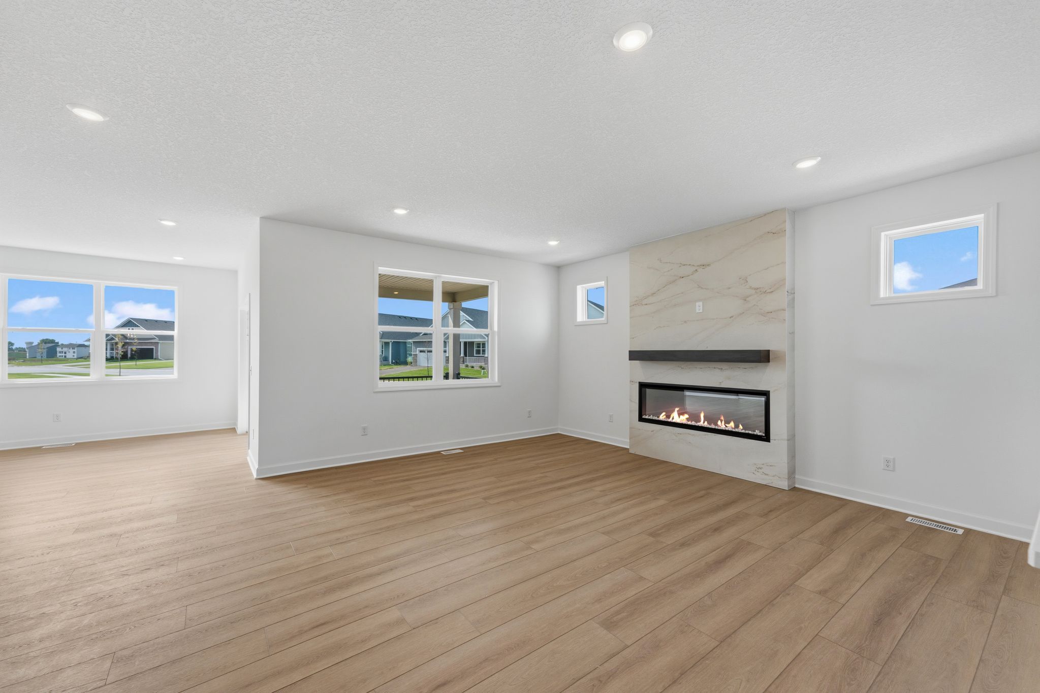 7 Watermark Brisbane QMI H S20749548334 Great Room 1of3 F1