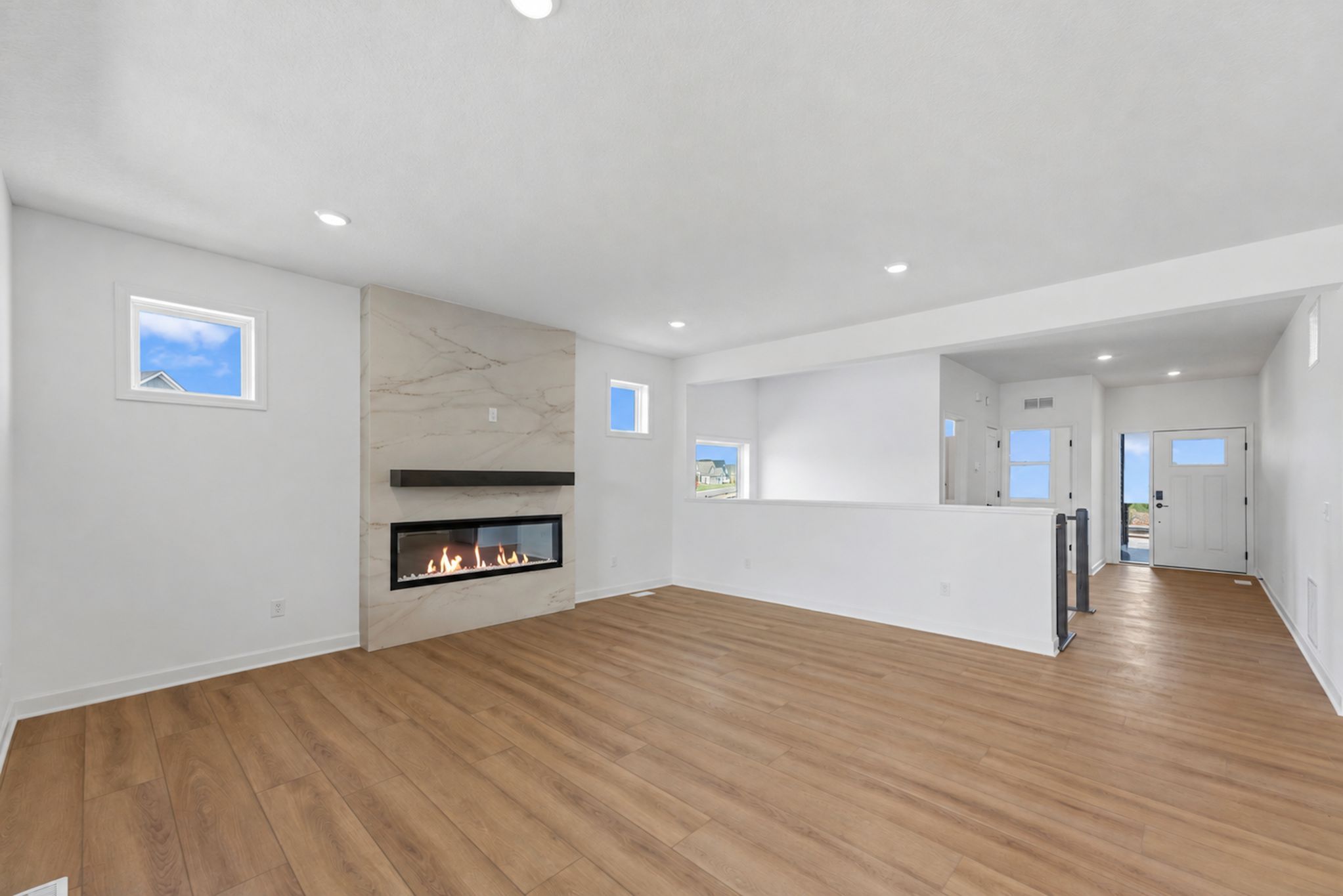 8 Watermark Brisbane QMI H S20749548334 Great Room 2of3 F1