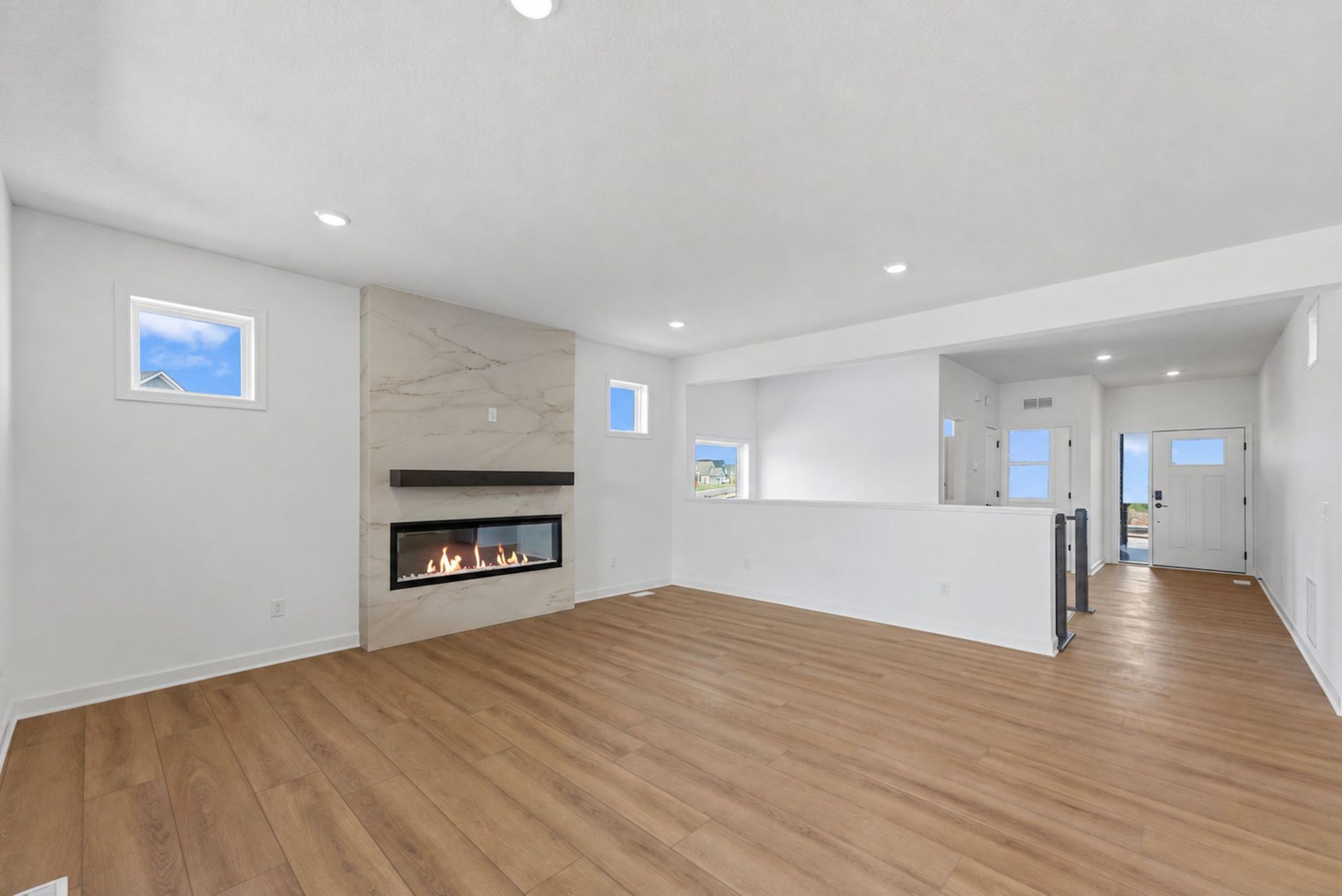 8 Watermark Brisbane QMI H S20749548334 Great Room 2of3 F1