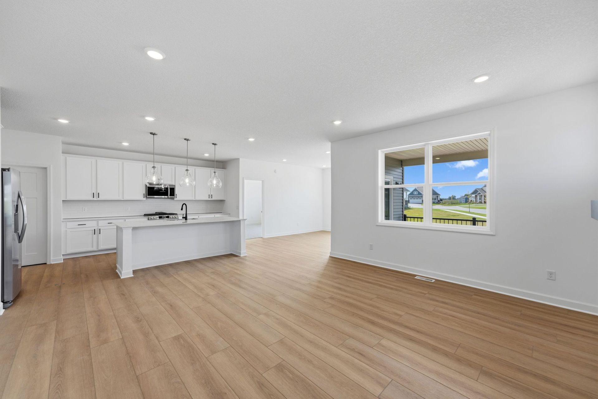 9 Watermark Brisbane QMI H S20749548334 Great Room 3of3 F1