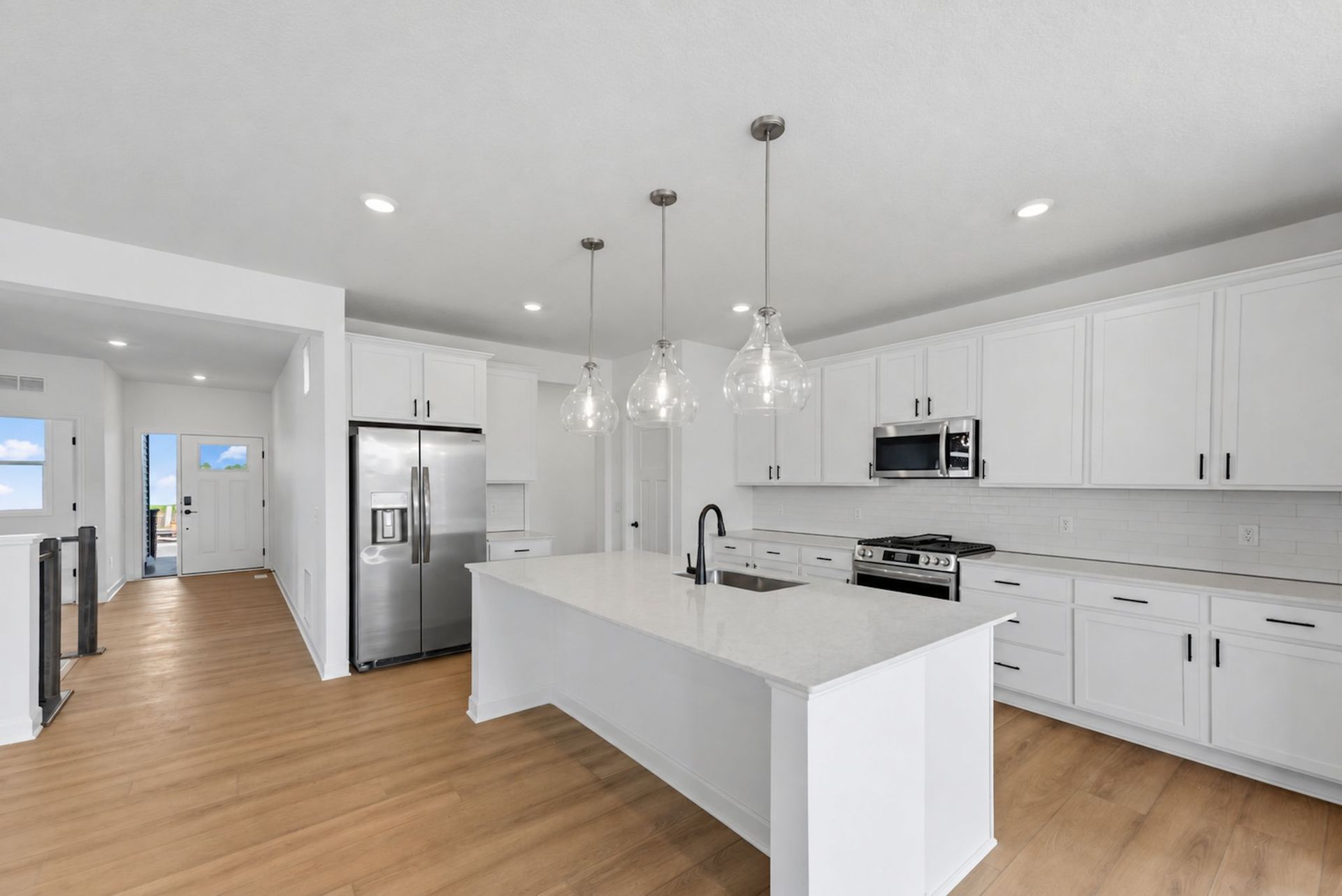 10 Watermark Brisbane QMI H S20749548334 Kitchen 1of3 F1