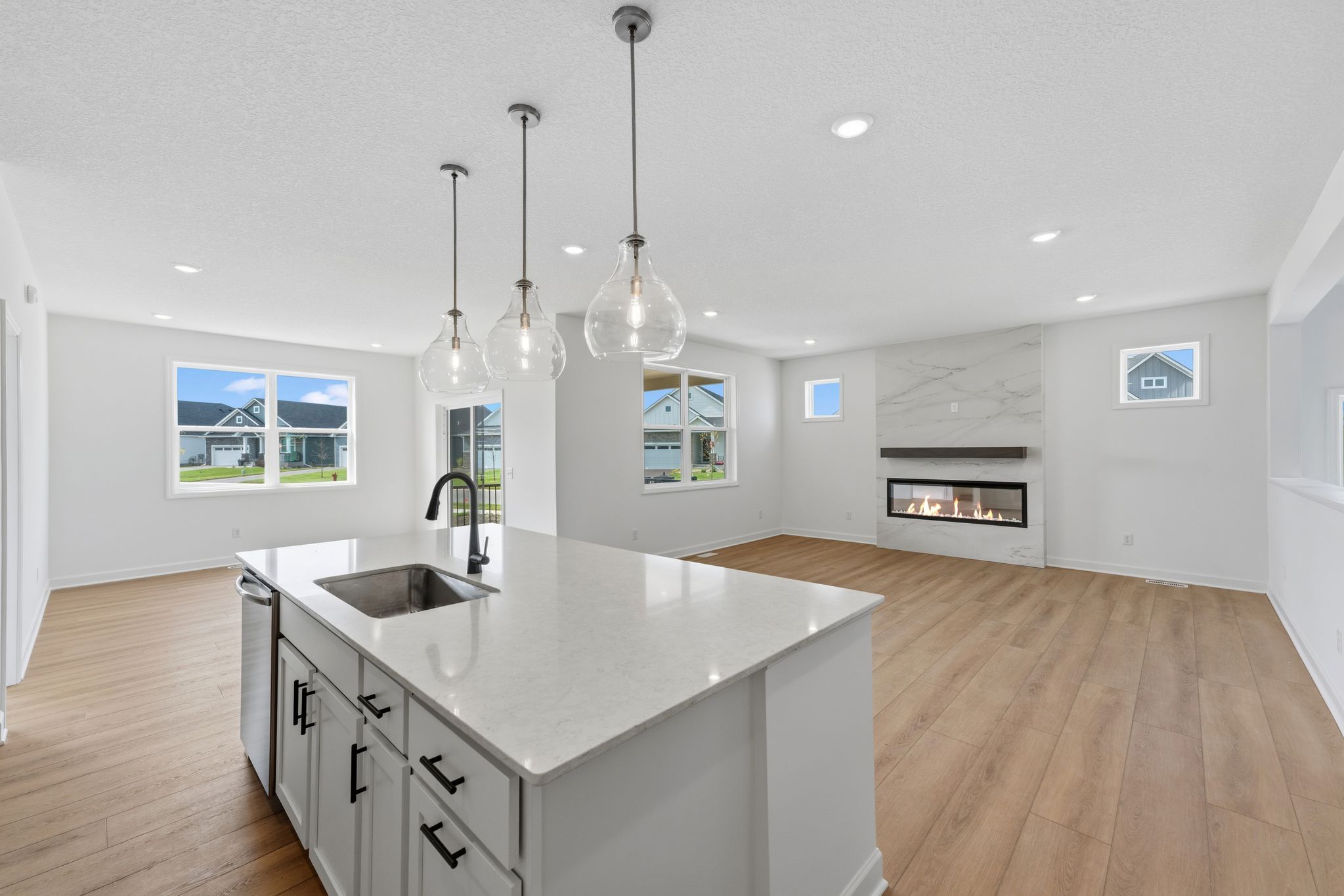 11 Watermark Brisbane QMI H S20749548334 Kitchen 2of3 F1