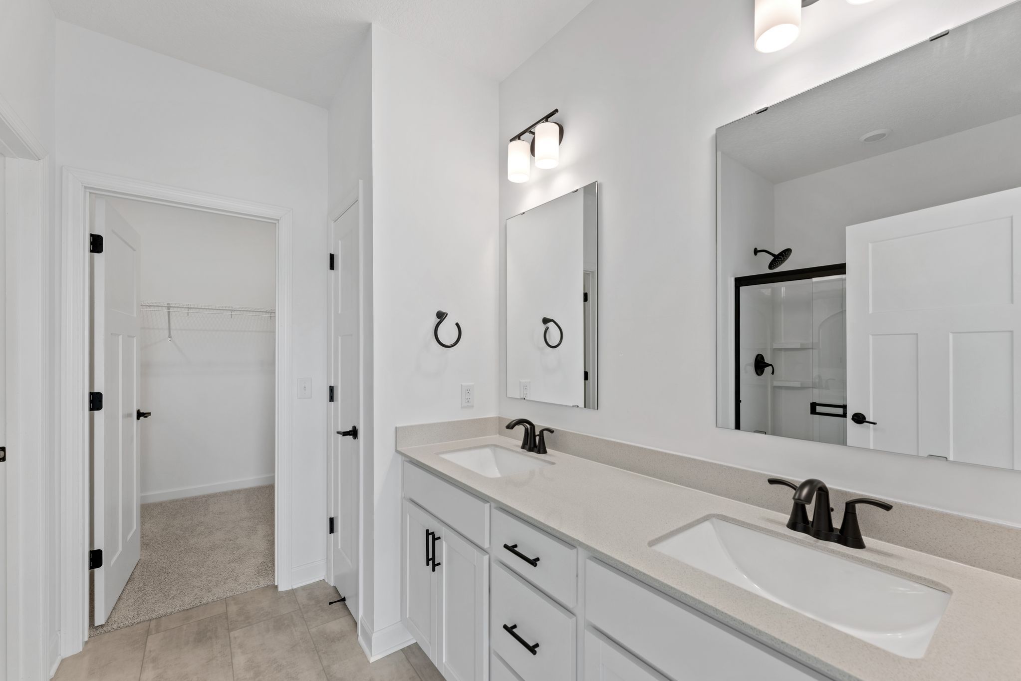 14 Watermark Brisbane QMI H S20749548334 Owners Bathroom F1