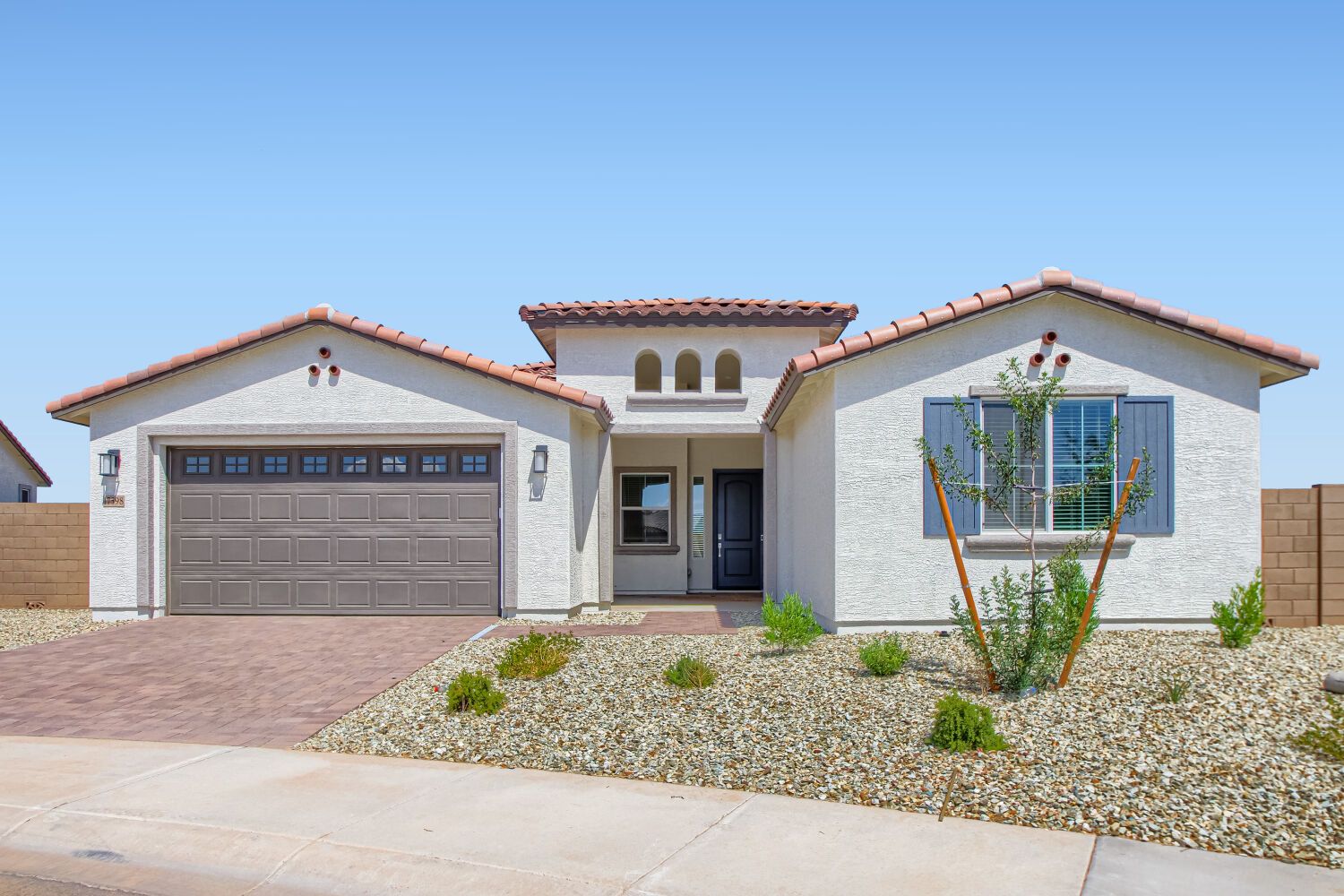 17598 W EL CORTEZ PL (Pinnacle Plan 1005)