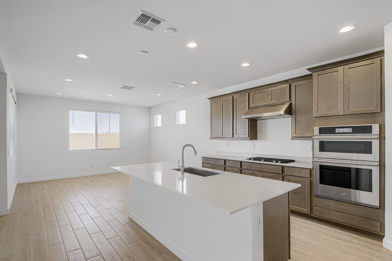 17598 W EL CORTEZ PL   Web Quality   004   04 Kitchen