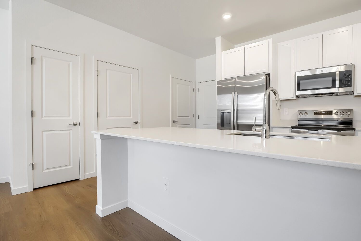 15251 Clayton St   Web Quality   005   05 Breakfast Area