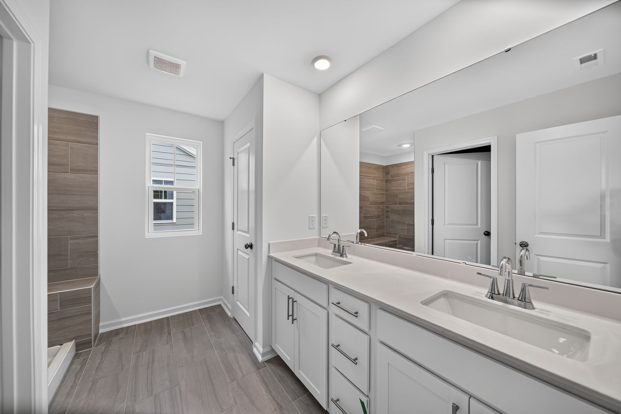 23 516 Whale Cv Wy Bathroom 1930