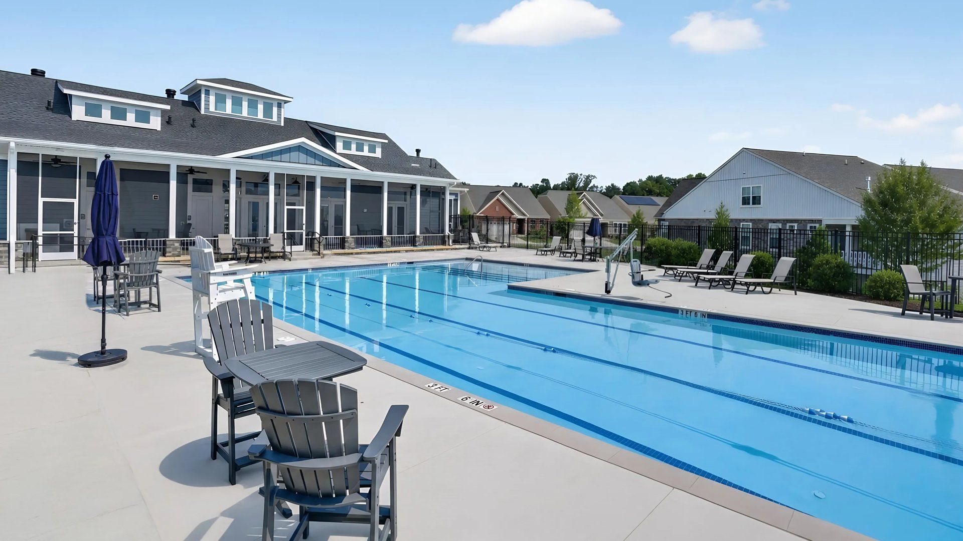 Swimming pool with lap lanes
