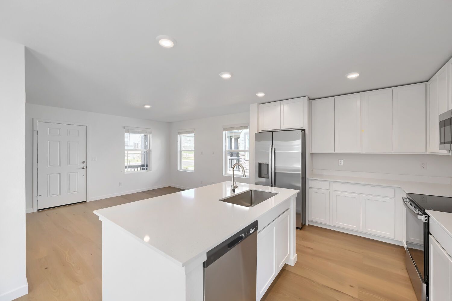 7913 Mounted Ranger Dr   Web Quality   004   04 Kitchen