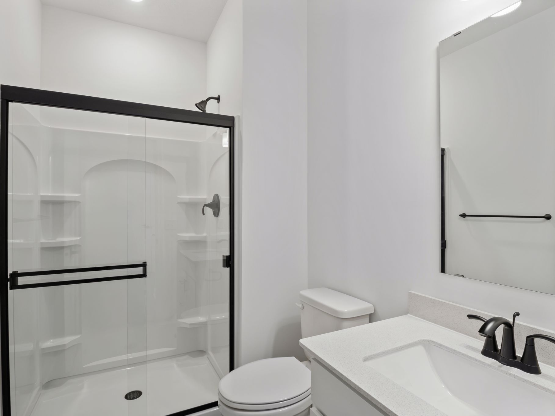 3 Westwind Lewis QMI H S1102 Bathroom 1of2 F0