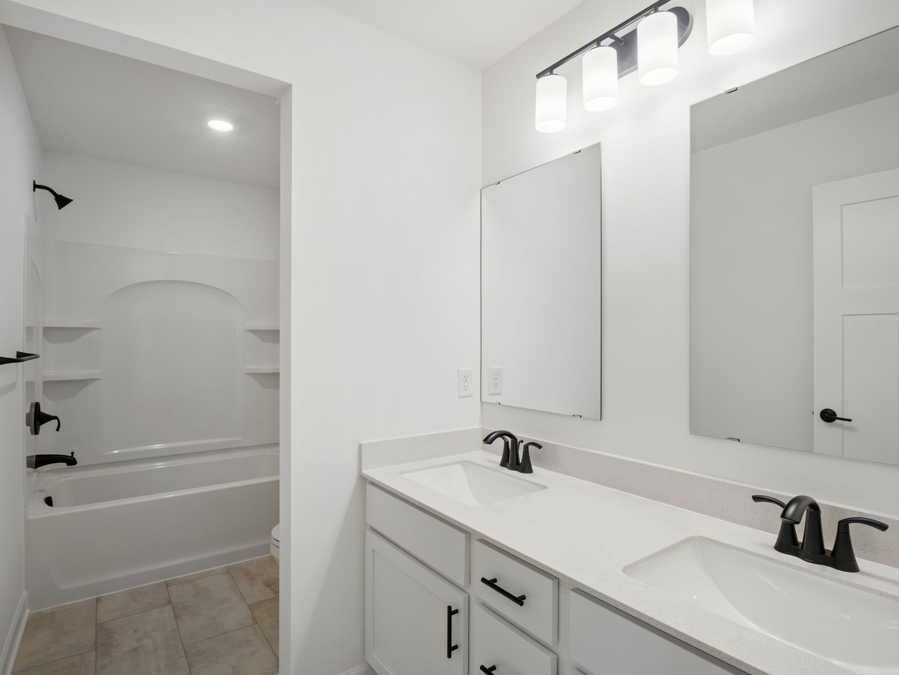 4 Westwind Lewis QMI H S1102 Bathroom 2of2 F2