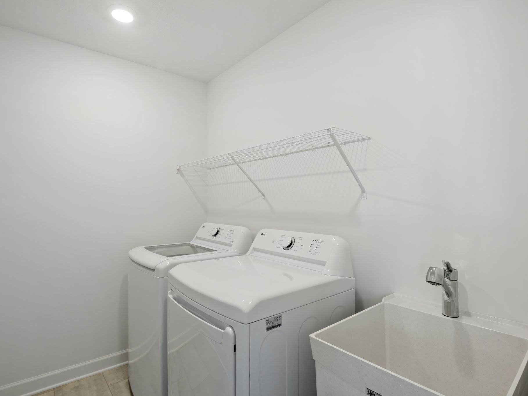 14 Westwind Lewis QMI H S1102 Laundry Room F2