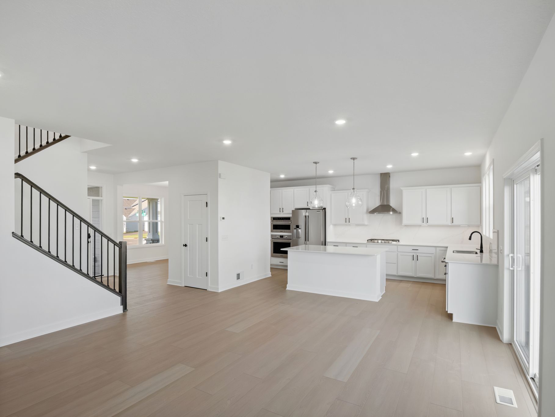 7 Westwind Mc Kinley QMI H S1508 Breakfast Room F1