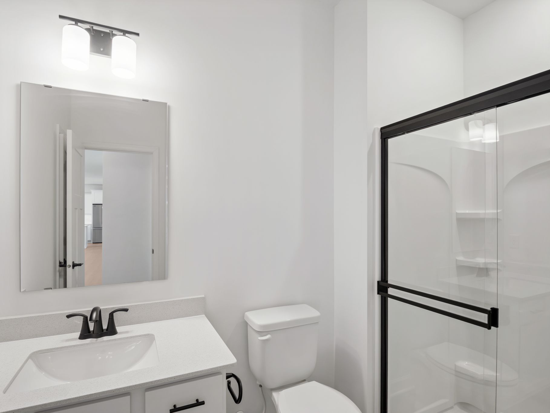 3 Westwind Mc Kinley QMI H S1508 Bathroom 1of2 F2