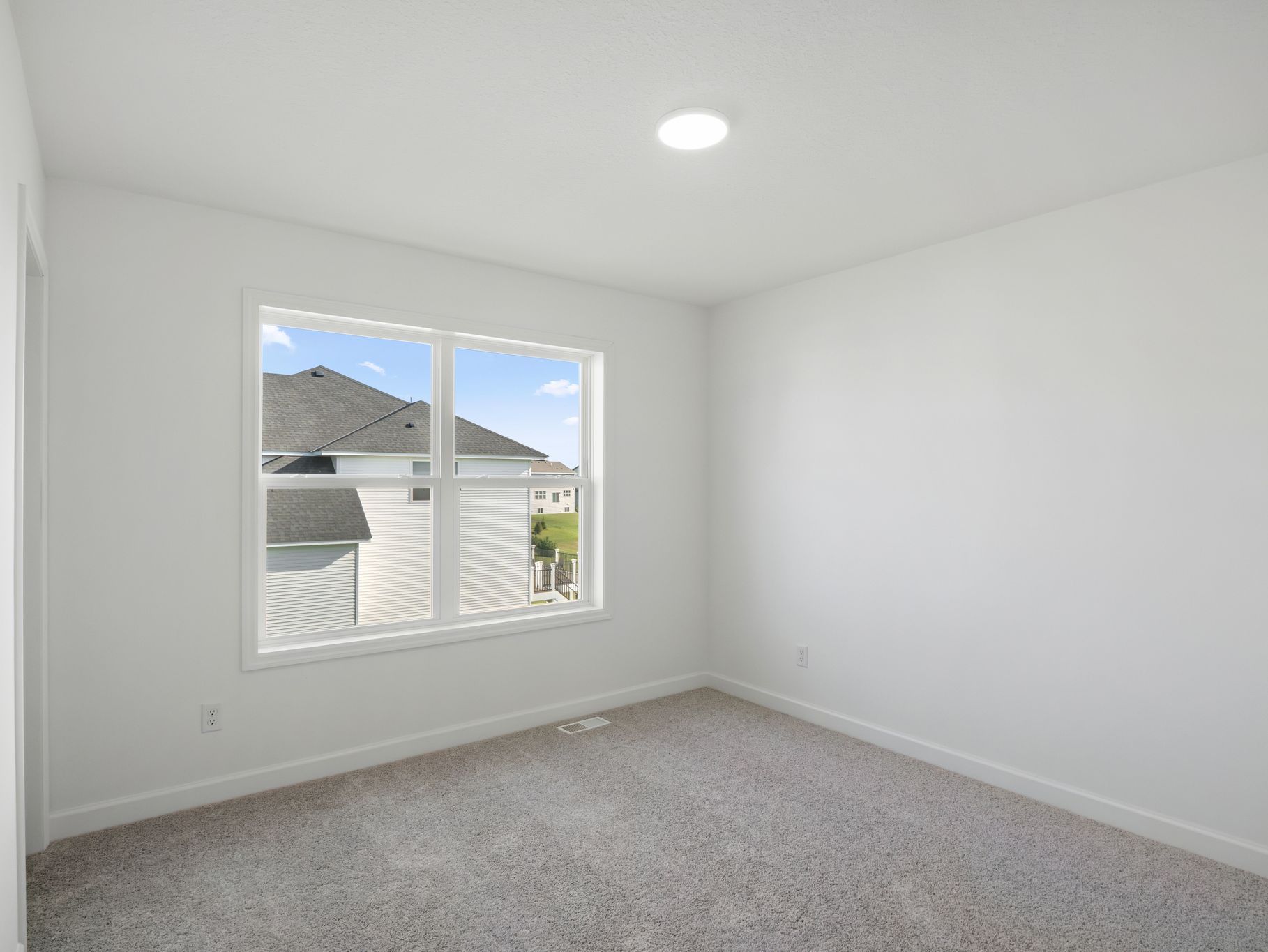 6 Westwind Mc Kinley QMI H S1508 Bedroom 2of3 F2