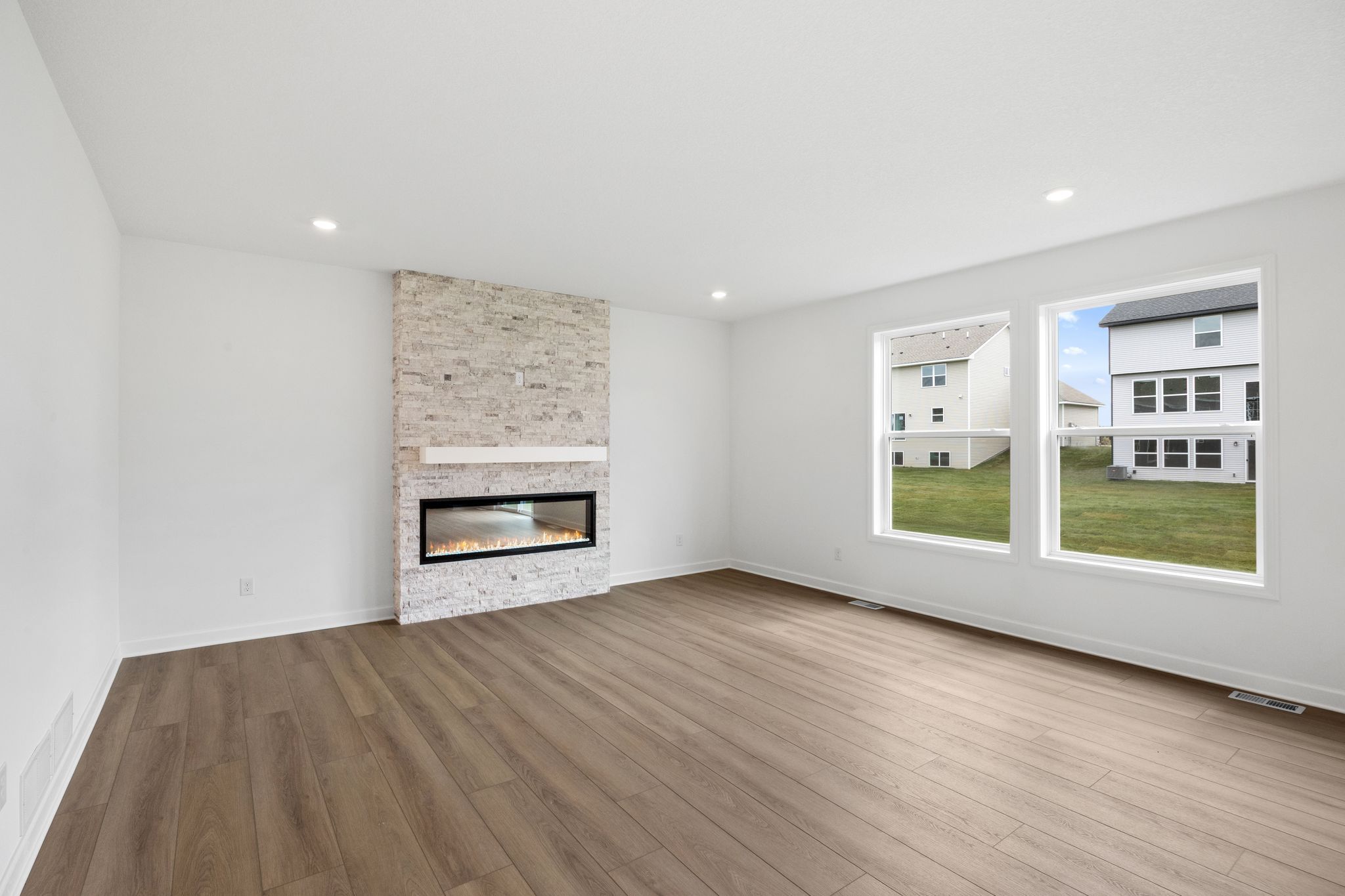 8 Amber Fields Lewis QMI H Sf309 Great Room F1
