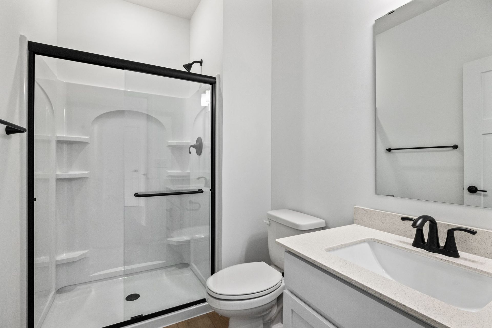 2 Amber Fields Lewis QMI H Sf309 Bathroom 1of2 F0