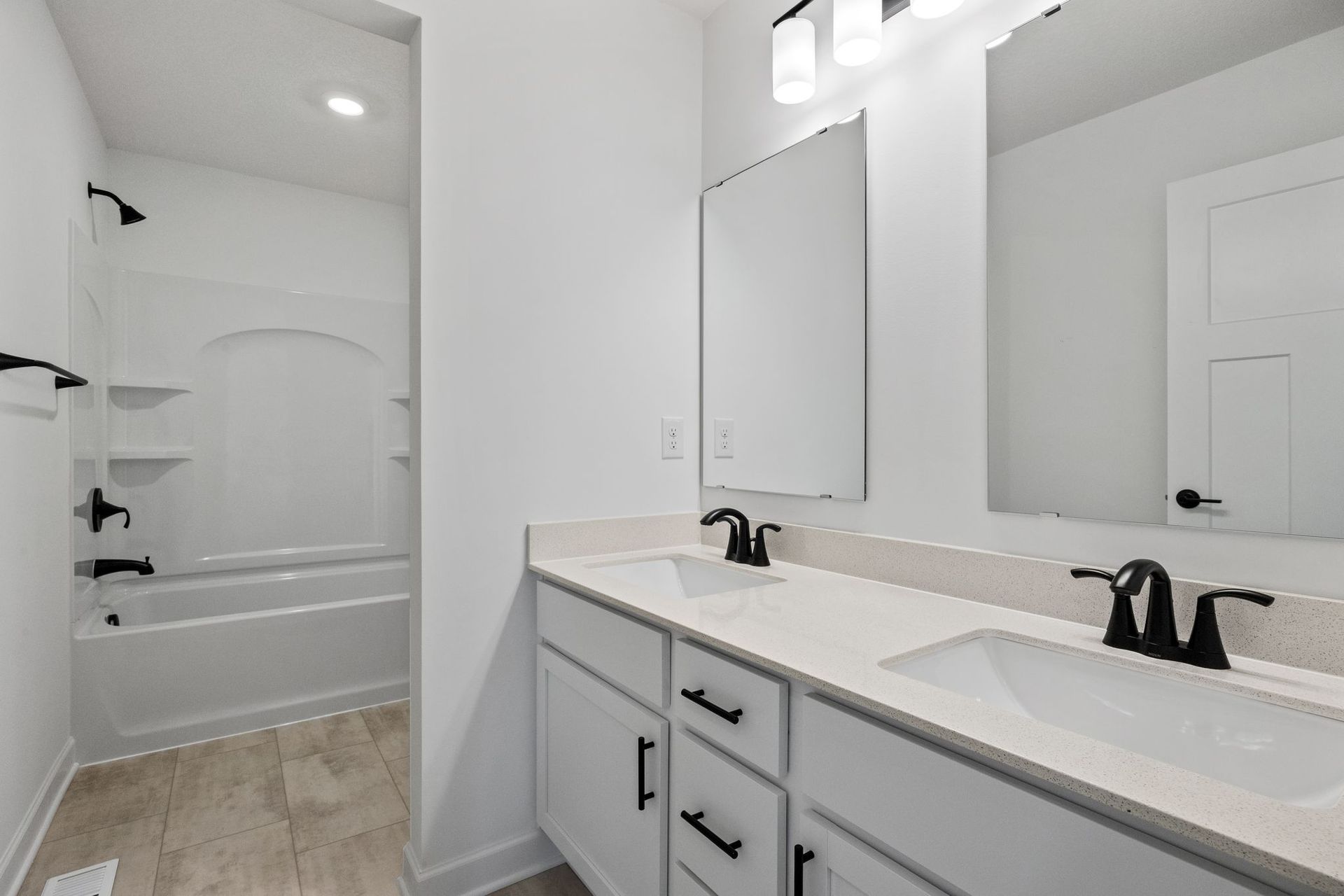 3 Amber Fields Lewis QMI H Sf309 Bathroom 2of2 F2