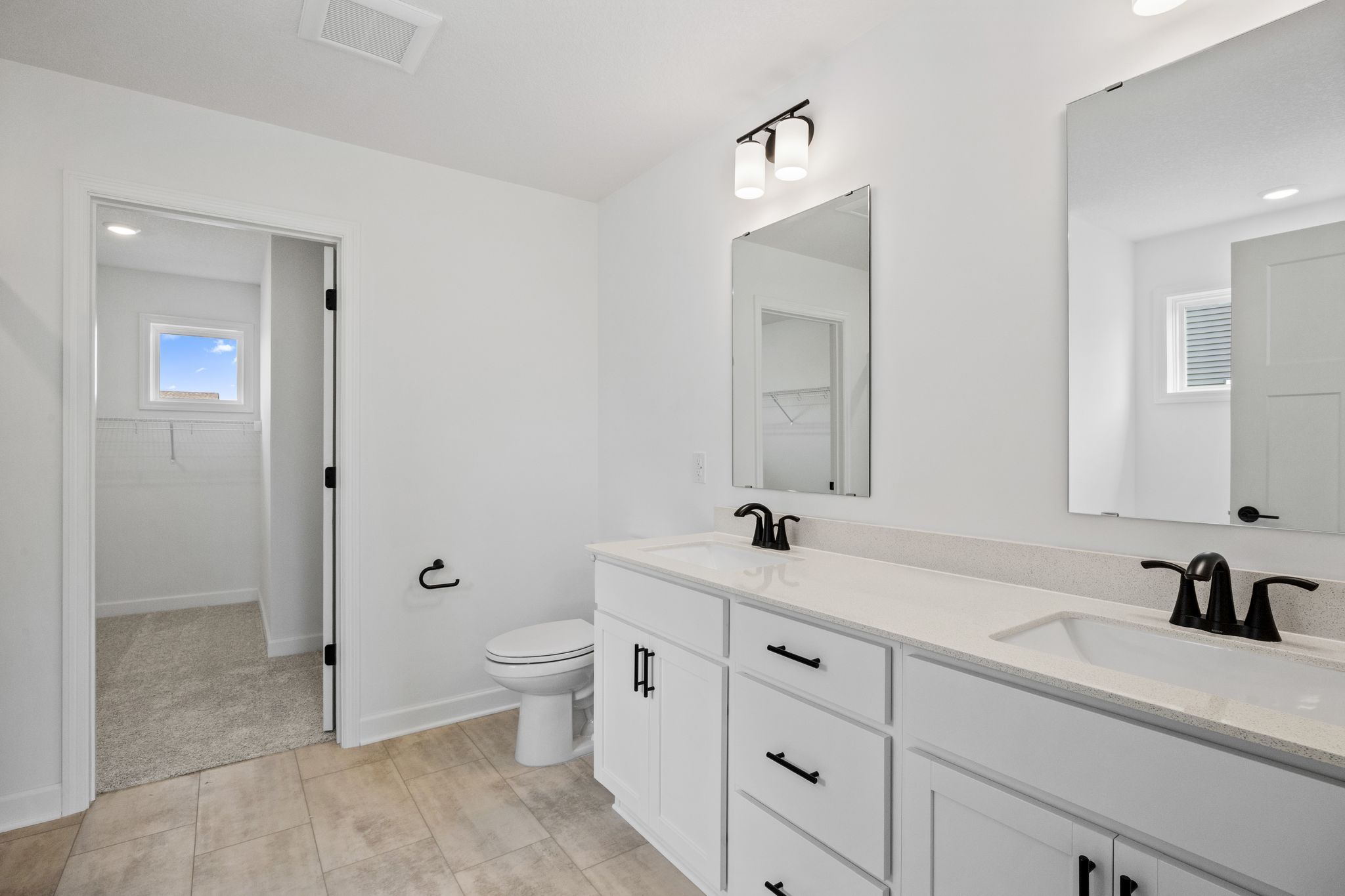 12 Amber Fields Lewis QMI H Sf309 Owners Bathroom 1of2 F2