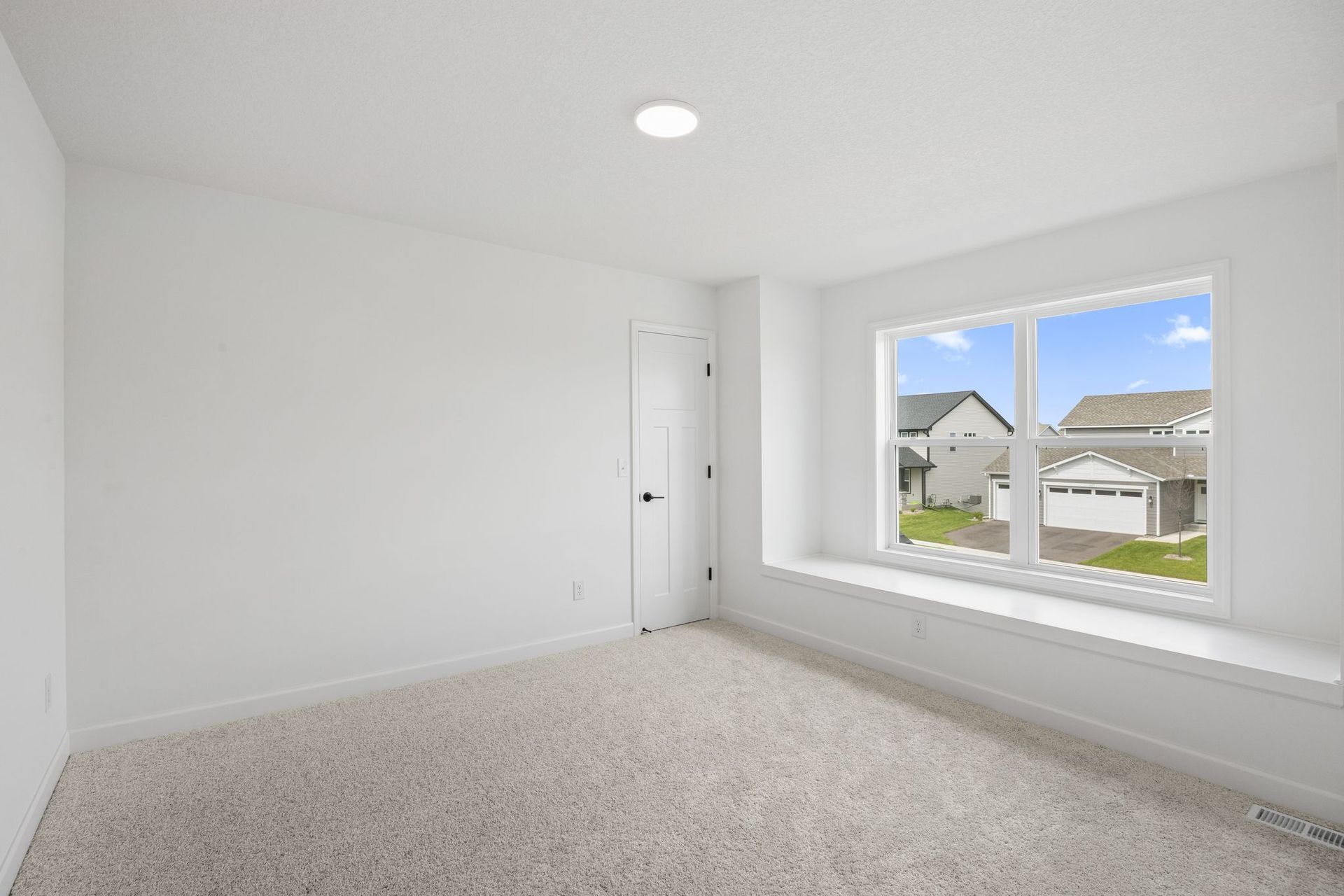 4 Amber Fields Lewis QMI H Sf309 Bedroom 1of2 F0