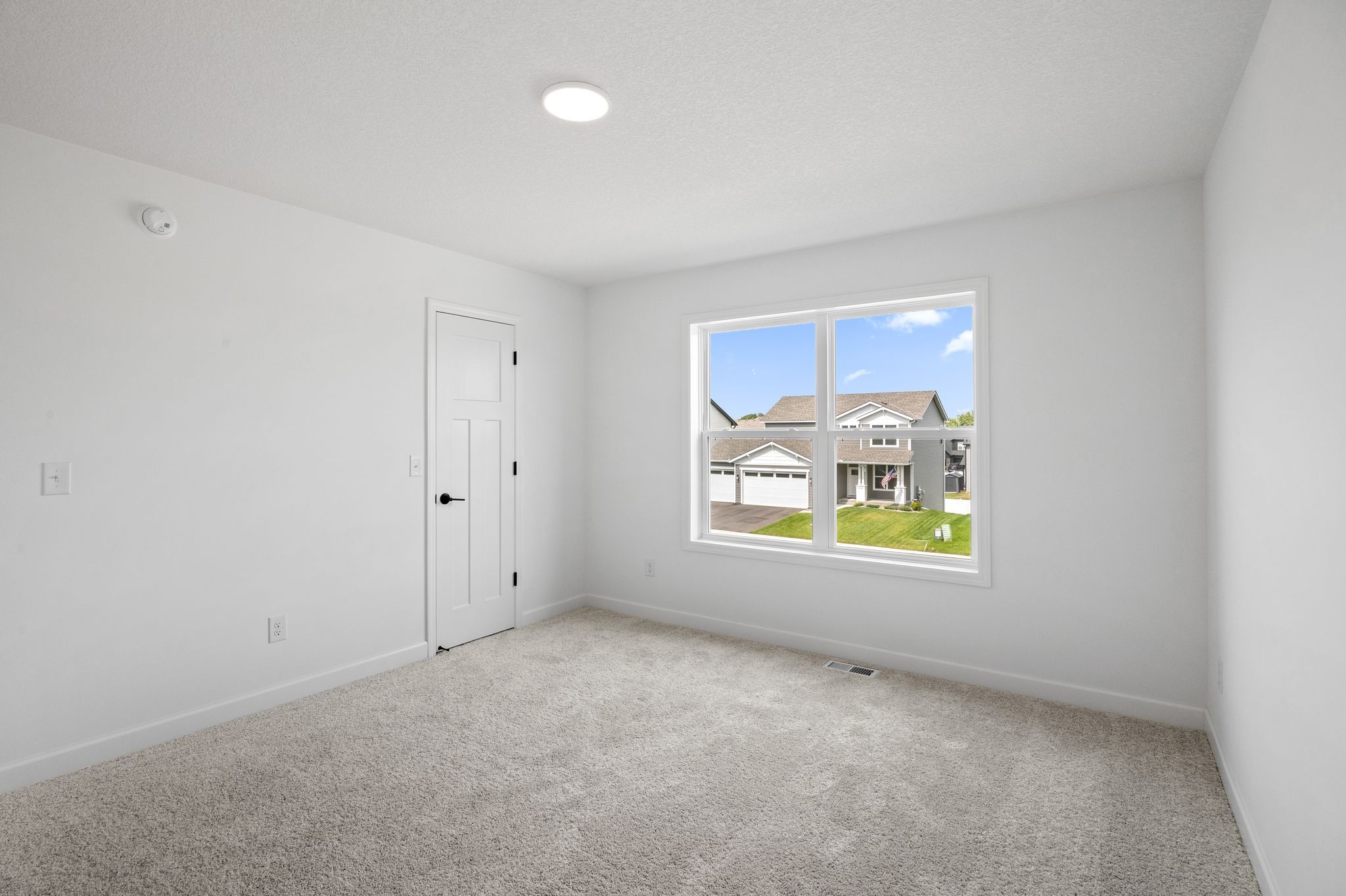 5 Amber Fields Lewis QMI H Sf309 Bedroom 2of2 F2