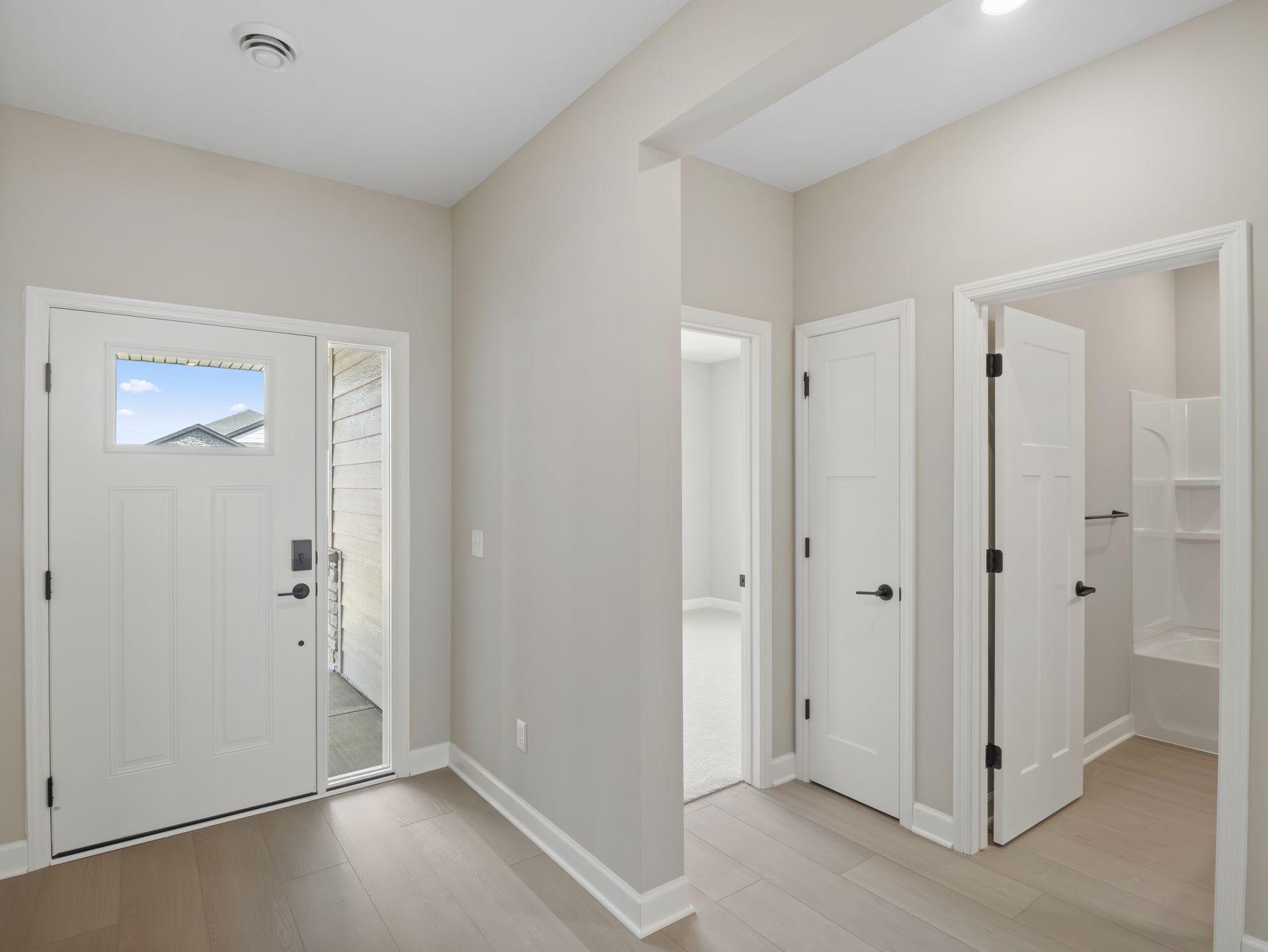9 Westwind Salerno QMI H S3521 Foyer F1