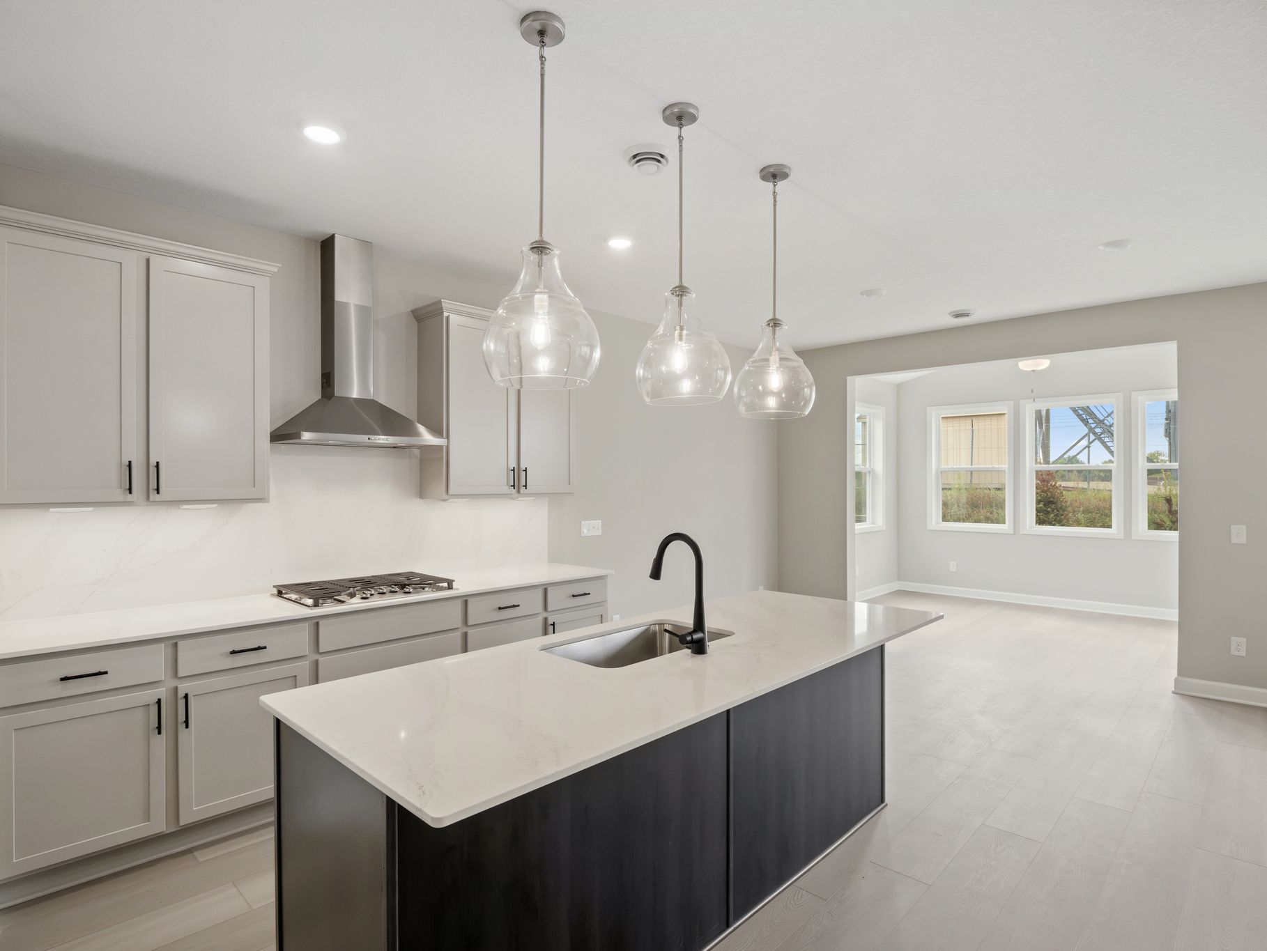 13 Westwind Salerno QMI H S3521 Kitchen 2of2 F1