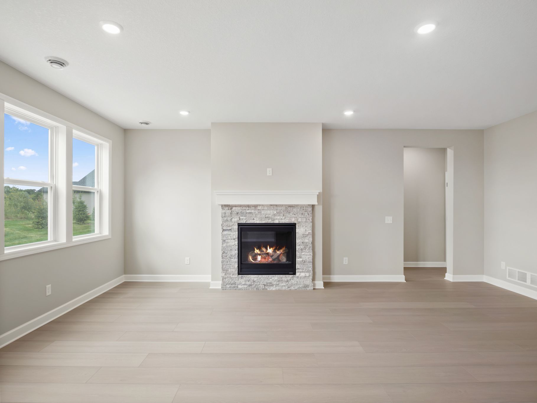 11 Westwind Salerno QMI H S3521 Great Room 2of2 F1