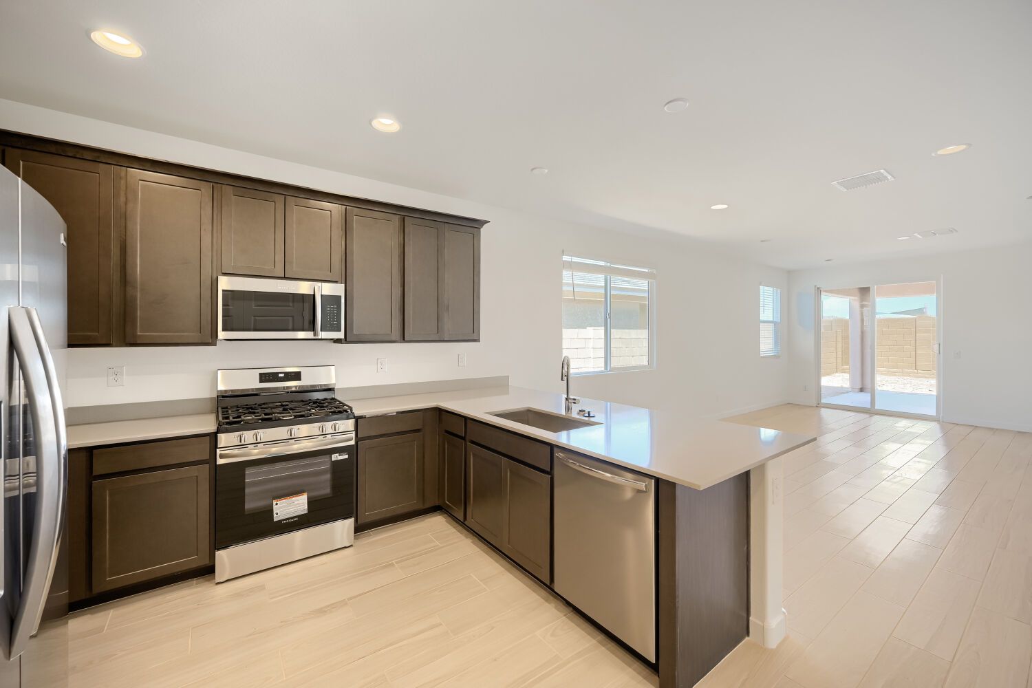18628 W Hiddenview Dr   Web Quality   005   05 Kitchen