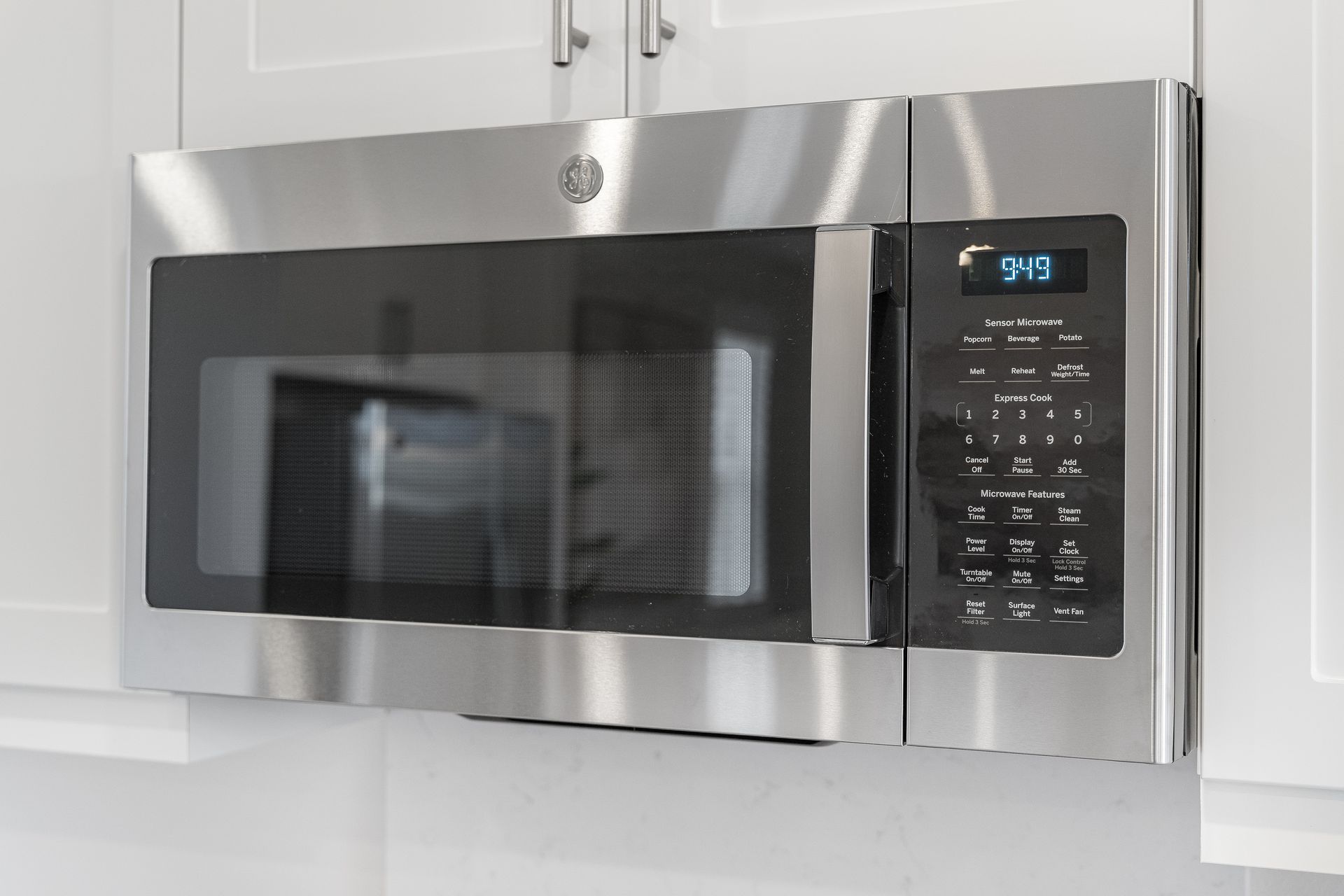 Divisional EI Res1 Kitchen Microwave F1