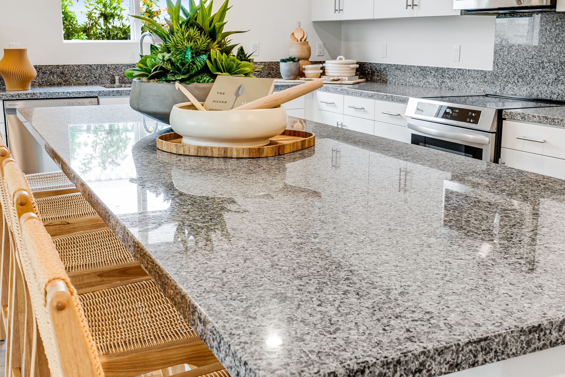 Silverstone Green Valley Ranch Res2 EI Granite Countertop 1of2 F1