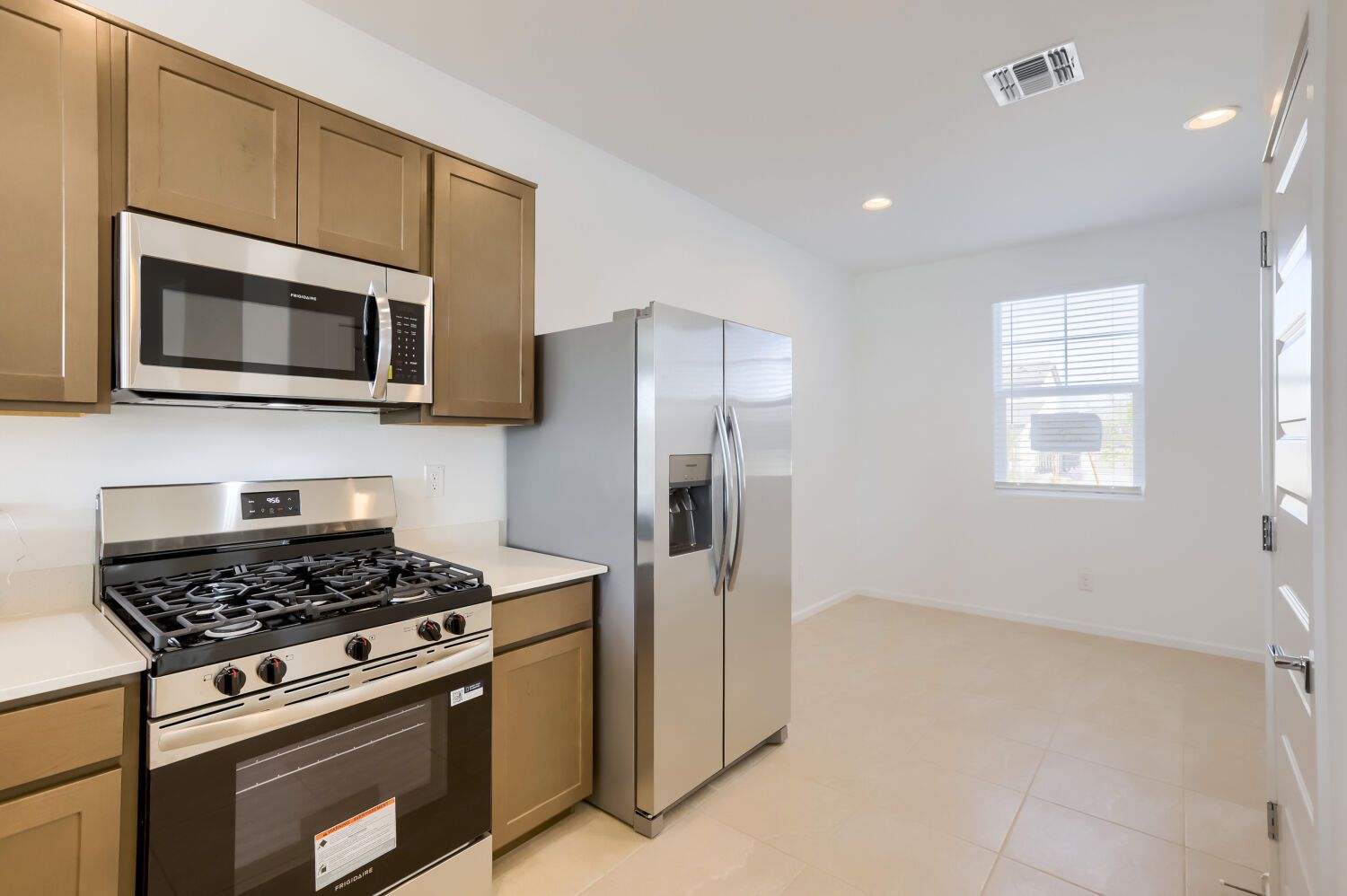 30249 W Wild Hazel Dr   Web Quality   004   04 Kitchen