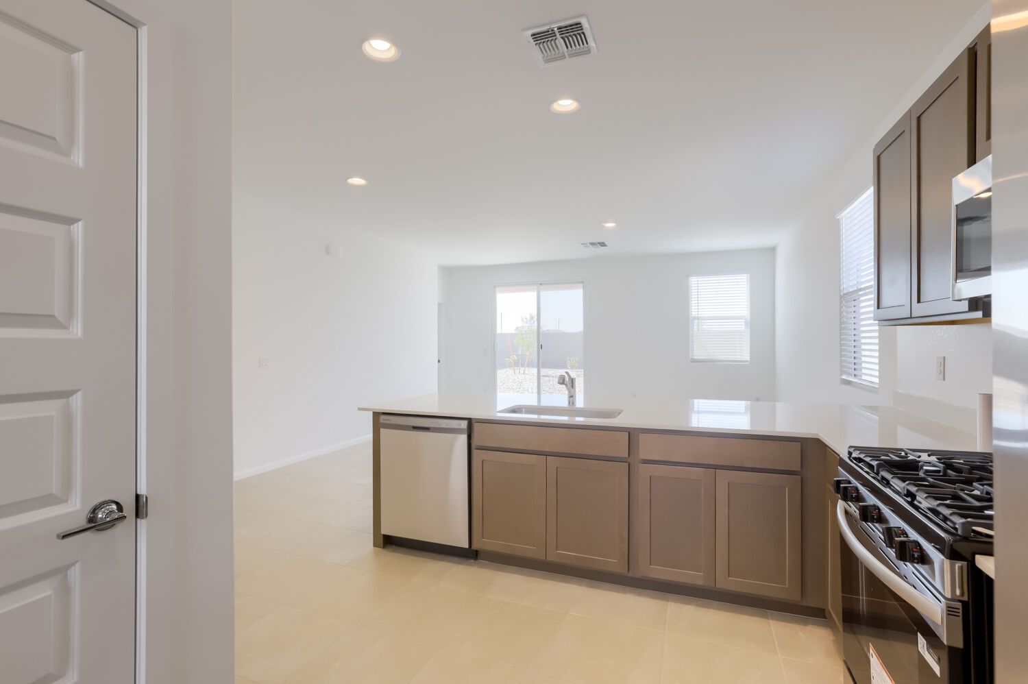 30249 W Wild Hazel Dr   Web Quality   005   05 Kitchen