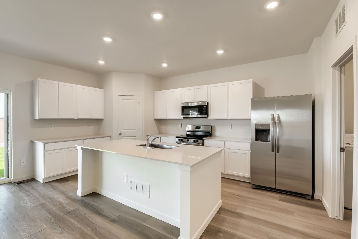 435 Wildflower Ct Kitchen