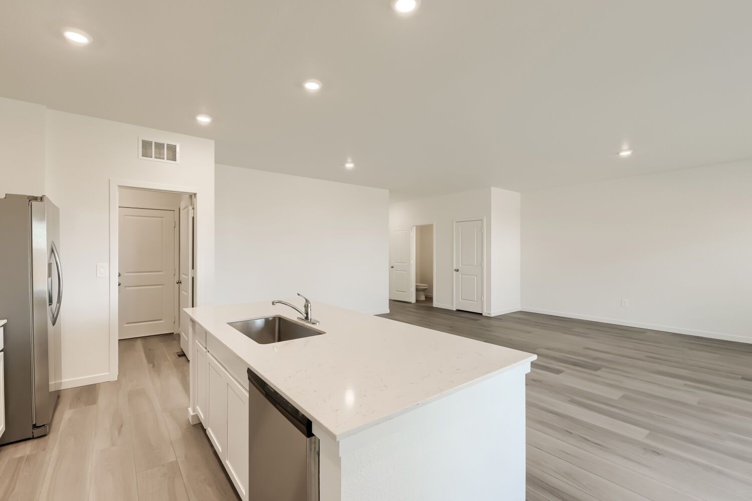 435 Wildflower Ct Kitchen 2