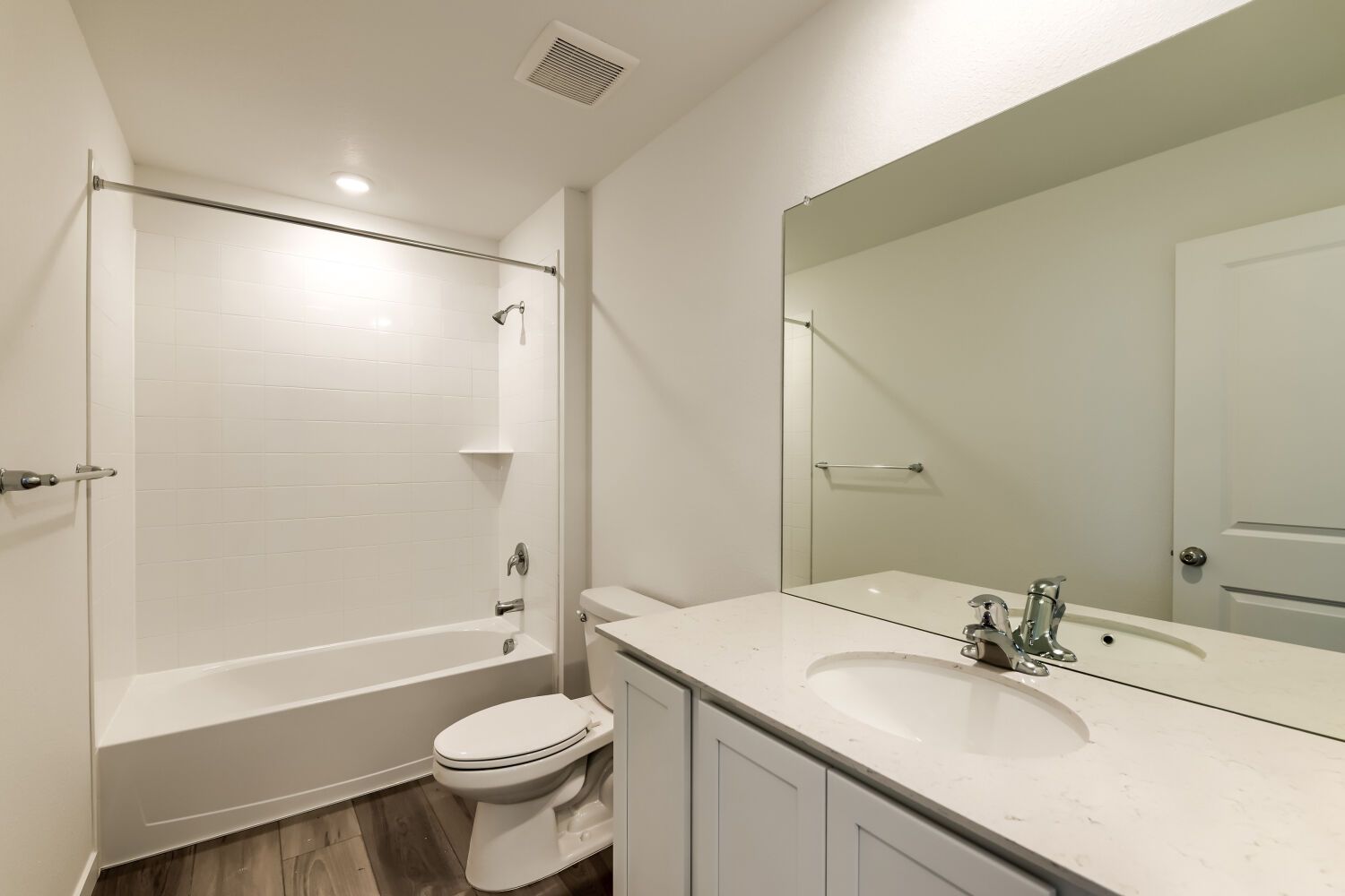 435 Wildflower Ct Secondary Bathroom