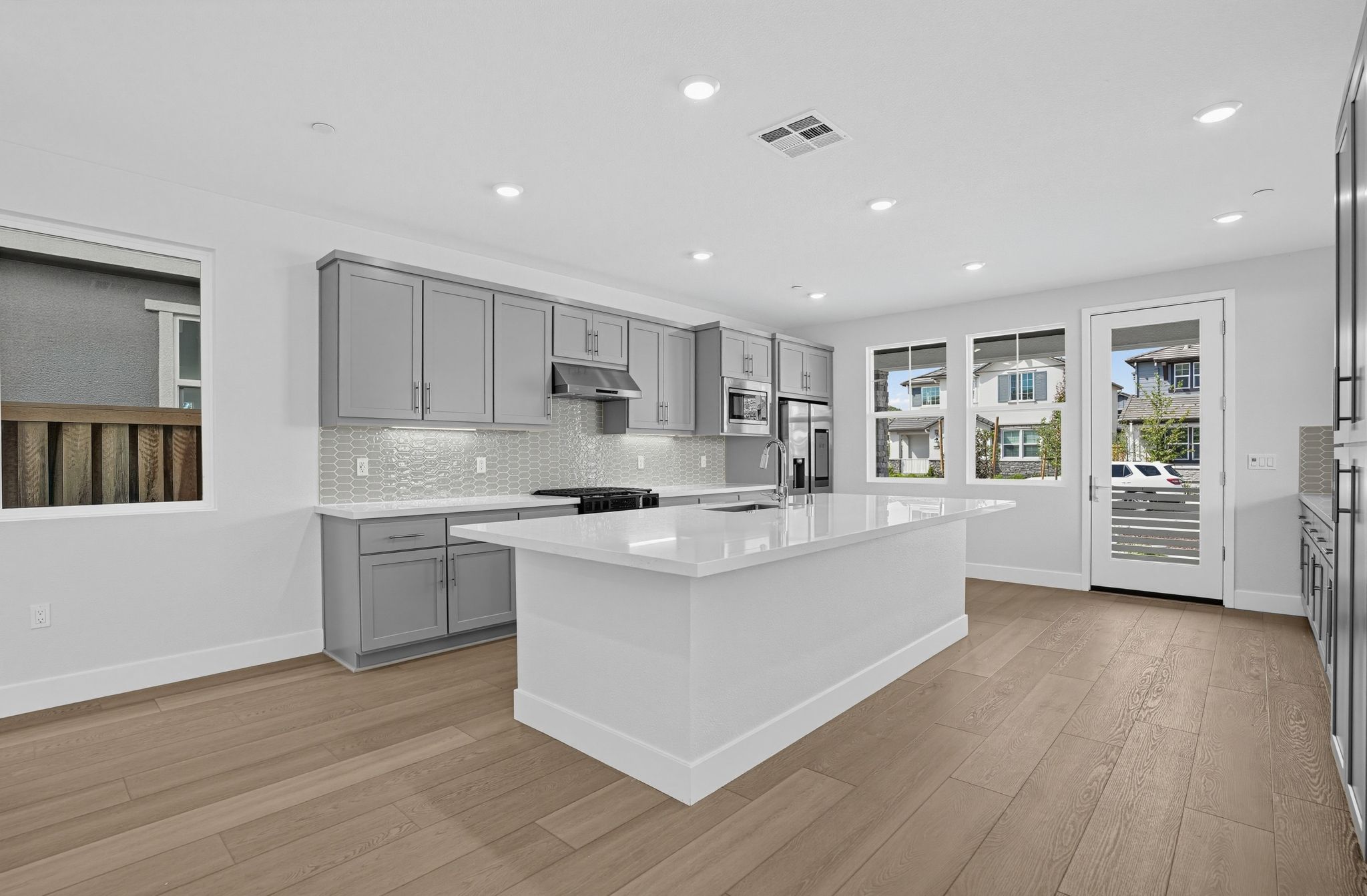 Hawthorn Hills 1 23