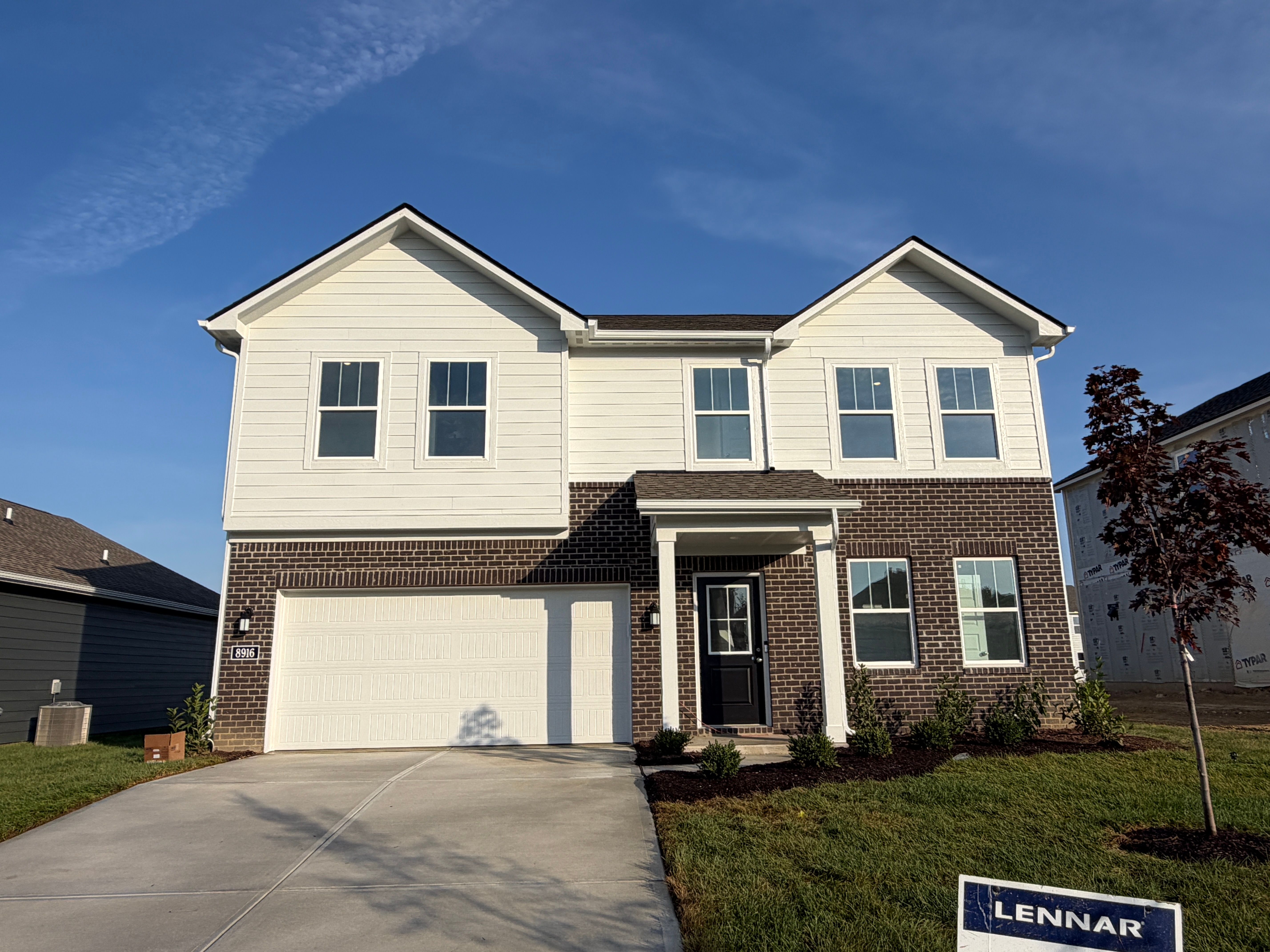 8916 Noble Heights Lane (Victoria)