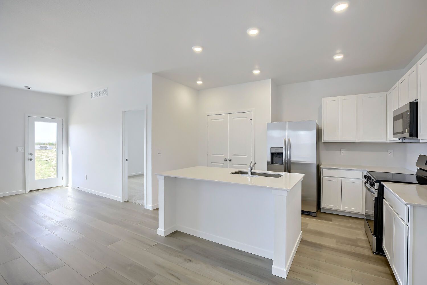 6134 Drum Pl Kitchen