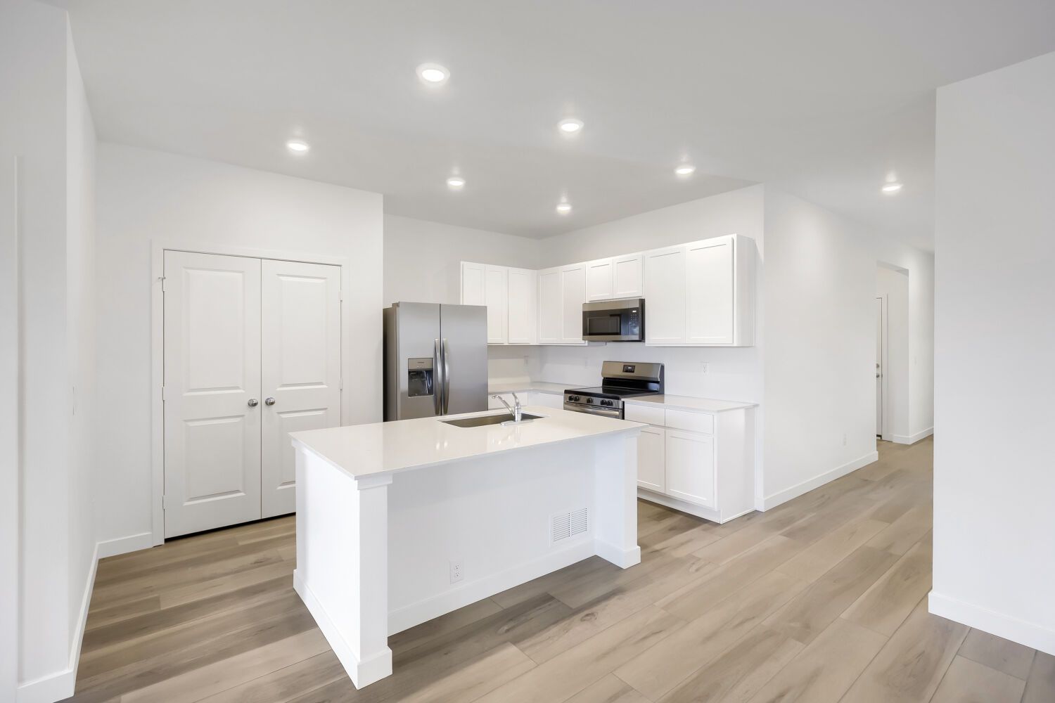 1756 Howling Dr Kitchen