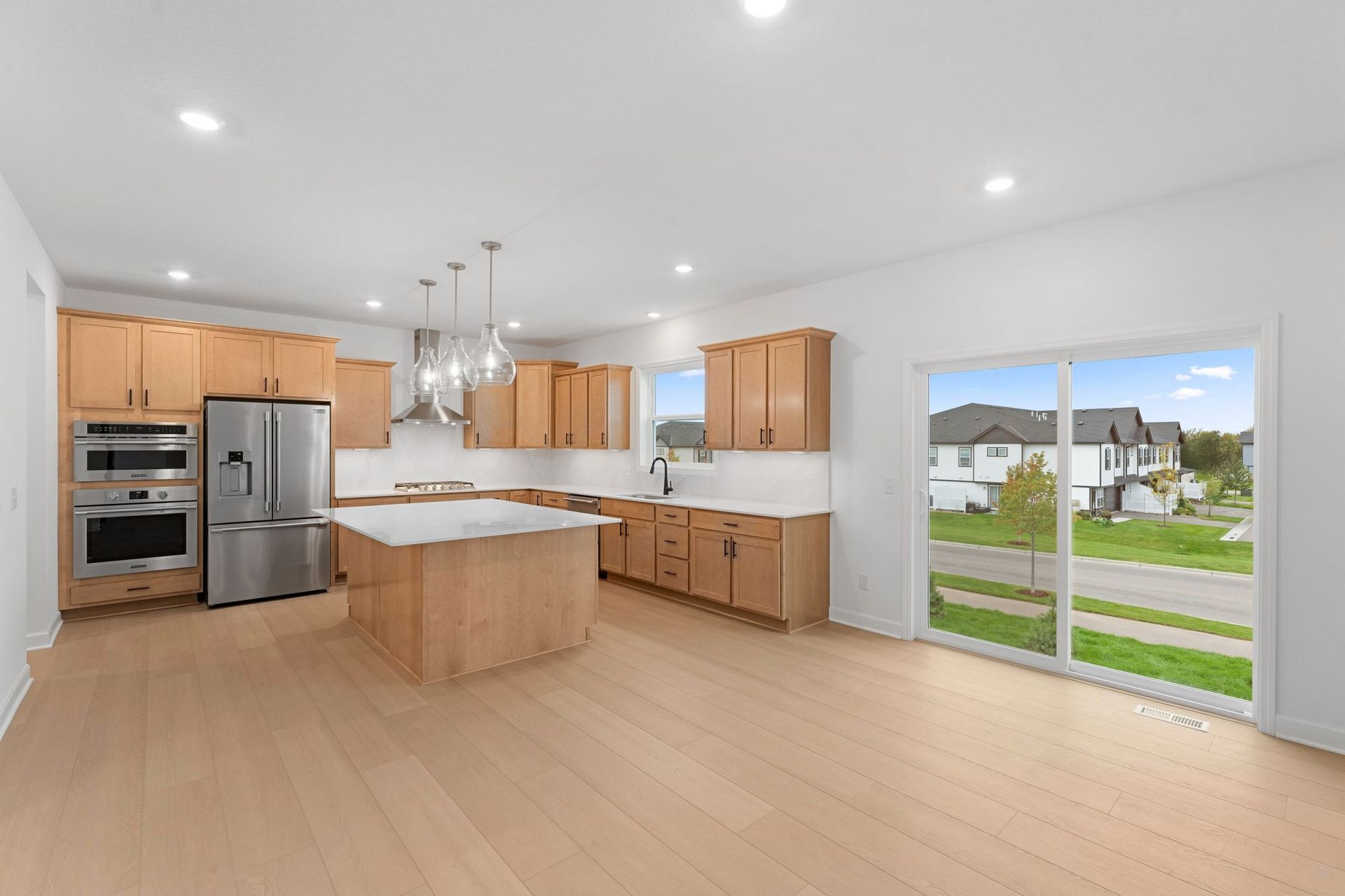10 Westwind Washburn QMI H S1202 Breakfast Room 2of2 F1