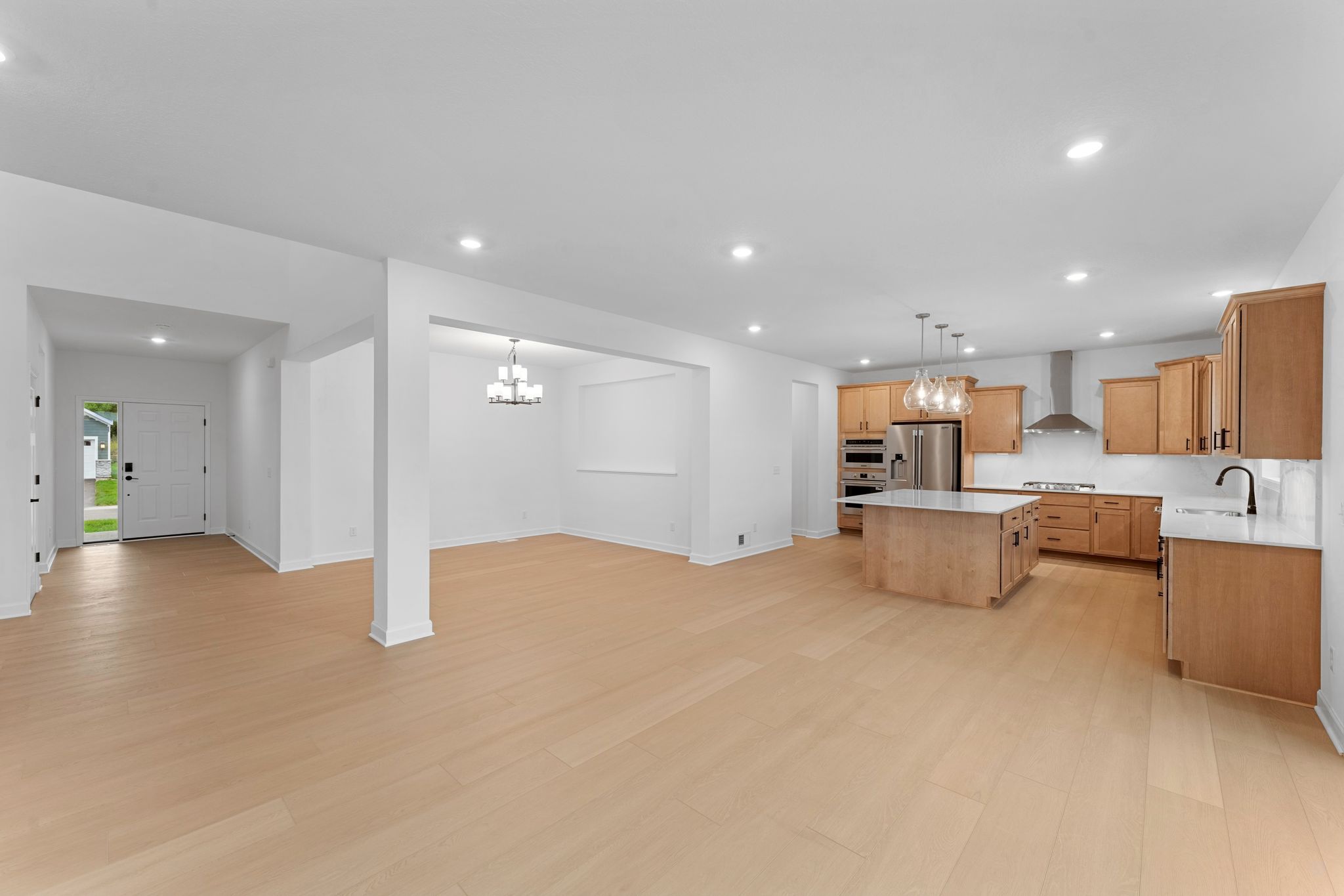 9 Westwind Washburn QMI H S1202 Breakfast Room 1of2 F1