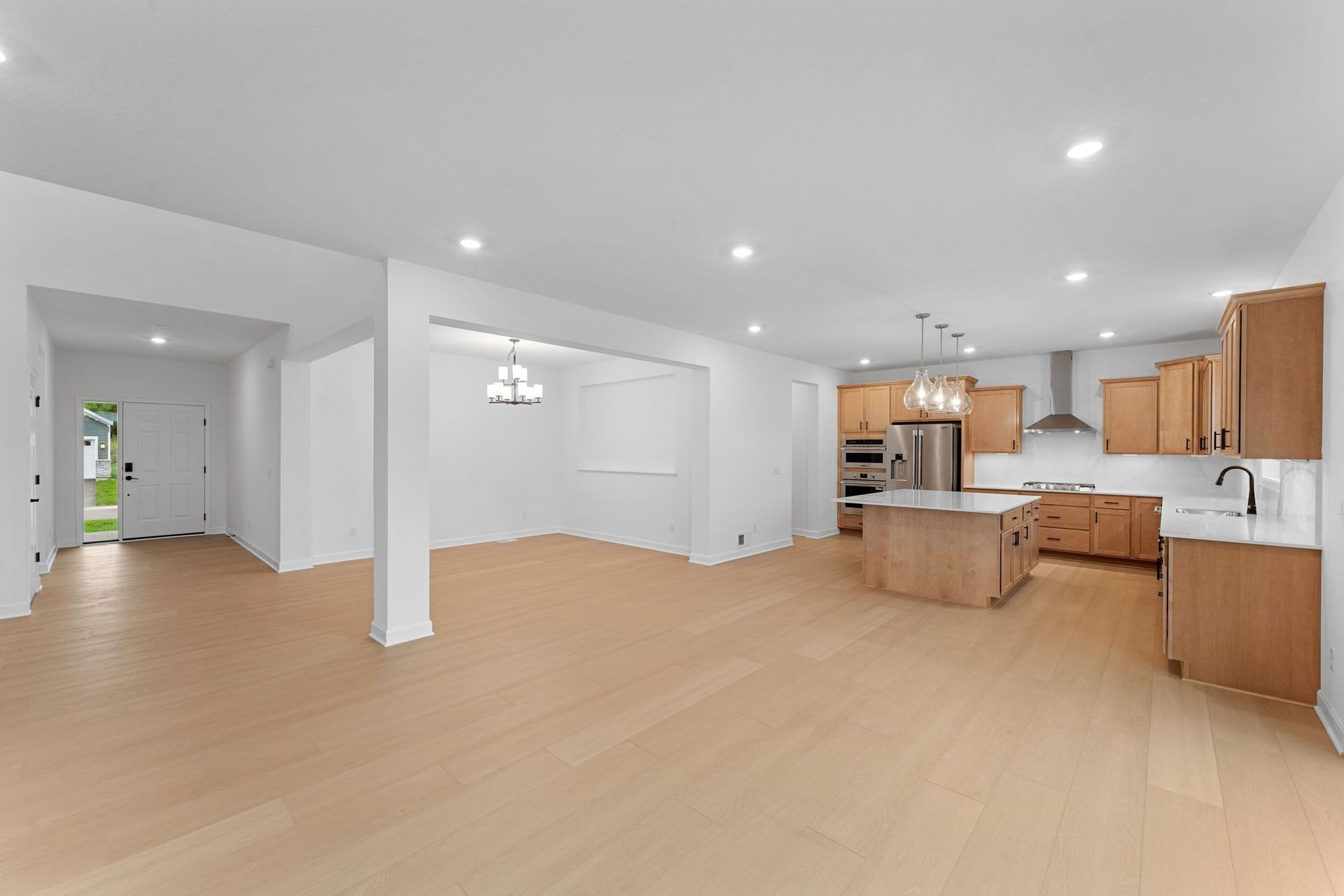 9 Westwind Washburn QMI H S1202 Breakfast Room 1of2 F1