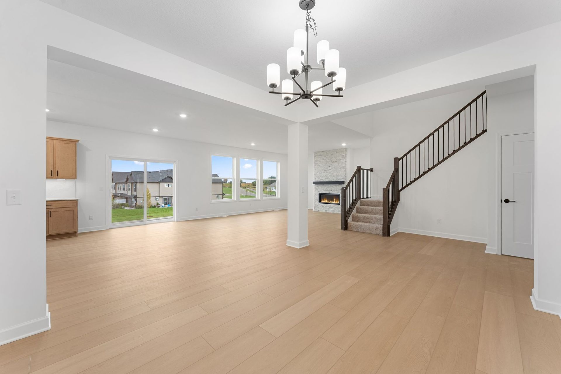 11 Westwind Washburn QMI H S1202 Dining Room F1