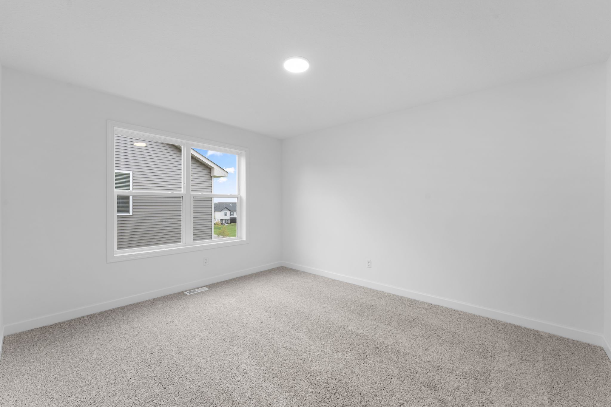 8 Westwind Washburn QMI H S1202 Bedroom 3of3 F2