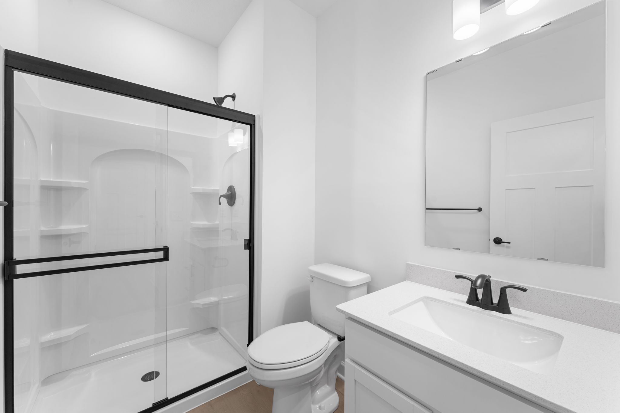 3 Westwind Lewis QMI H S1101 Bathroom 1of2 F0