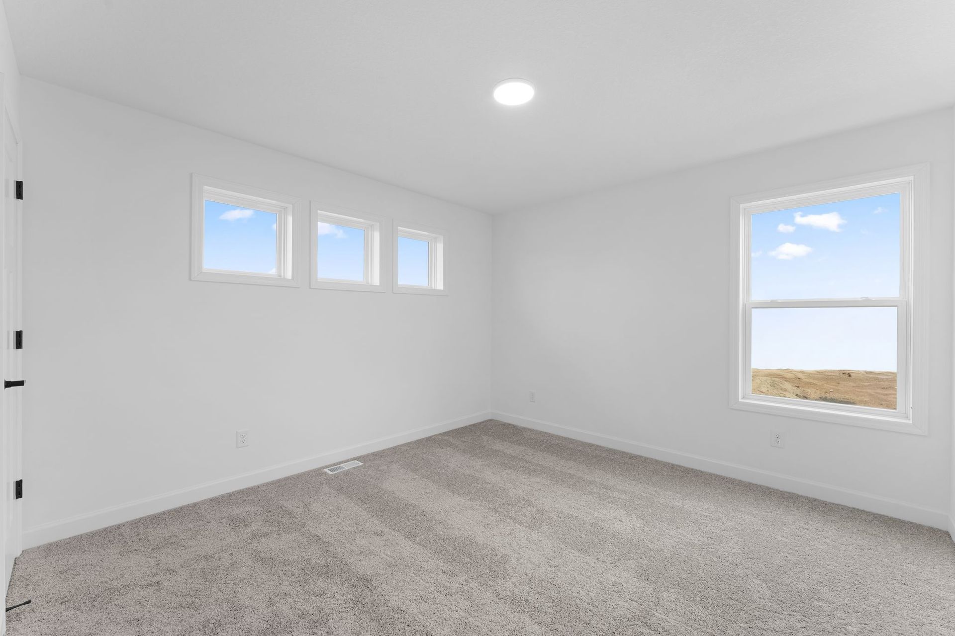 14 Westwind Lewis QMI H S1101 Loft F2
