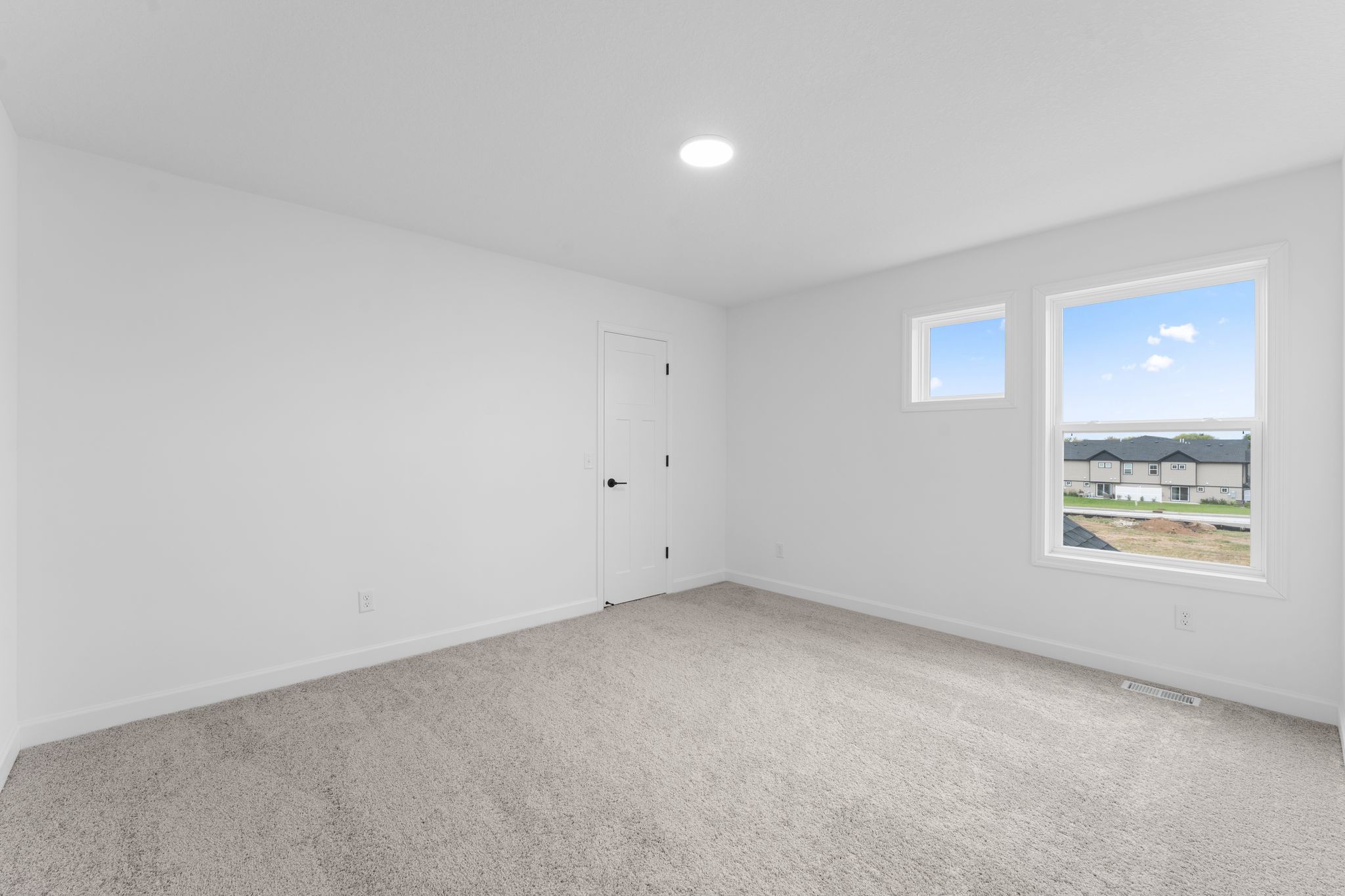 5 Westwind Lewis QMI H S1101 Bedroom 1of2 F2